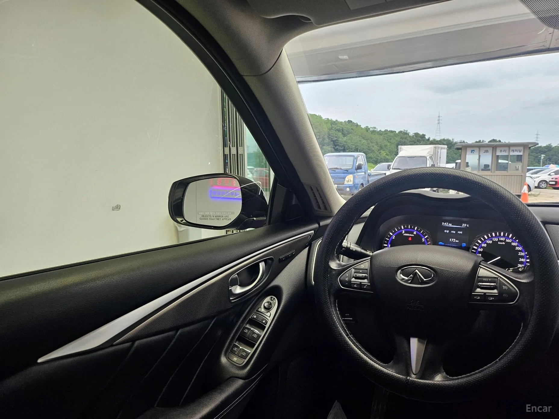 Infiniti Q50 превью 9