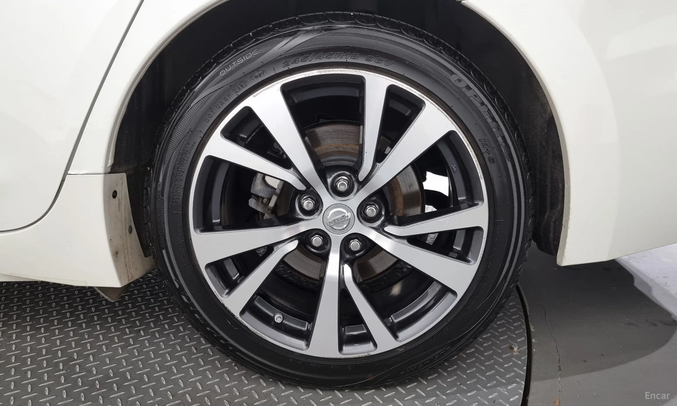 Nissan Maxima (A36) превью 5