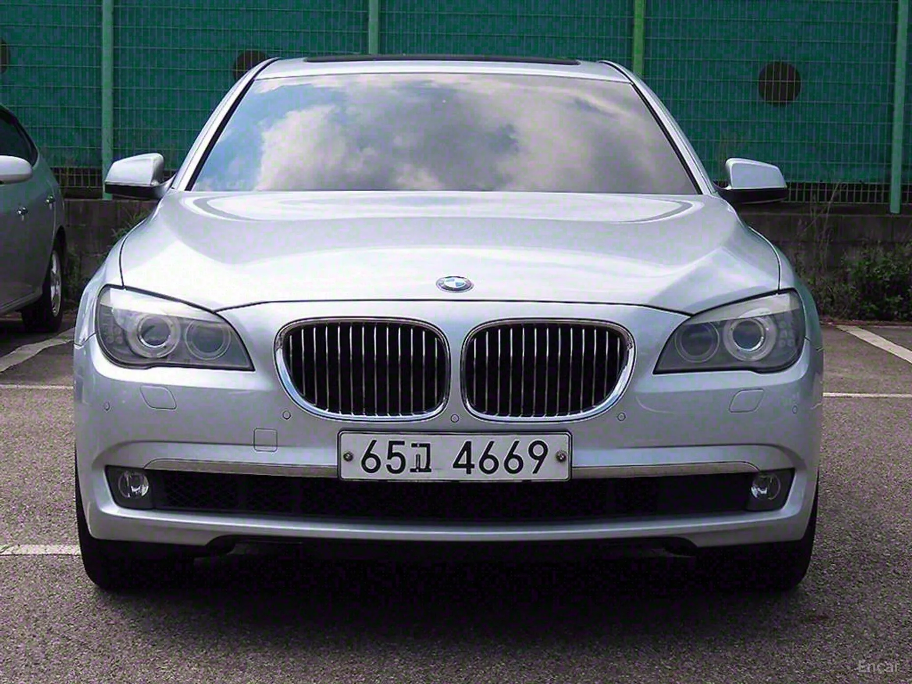 BMW 7 Series (F01)