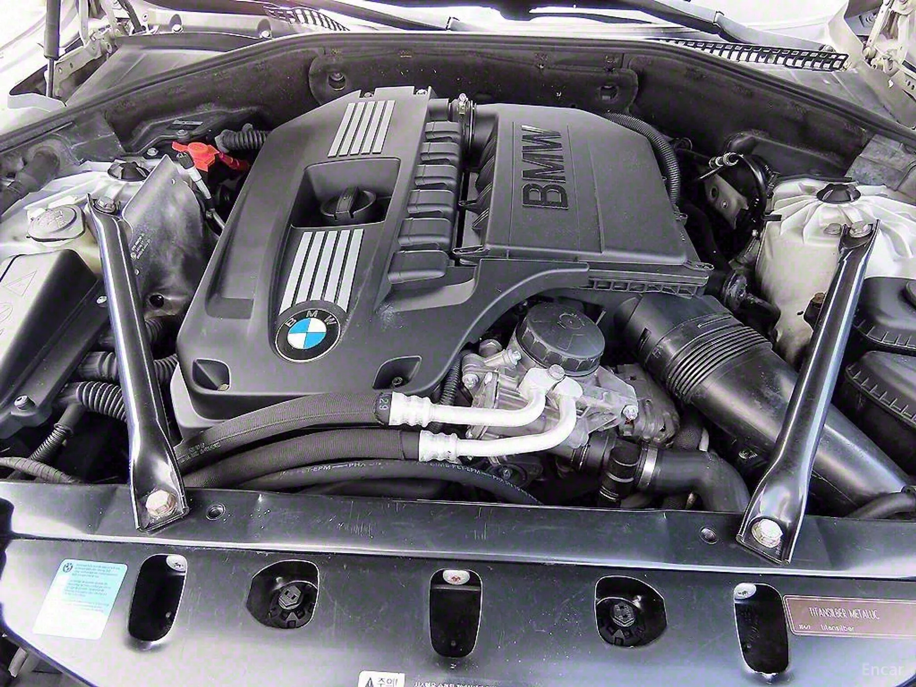 BMW 7 Series (F01) превью 19