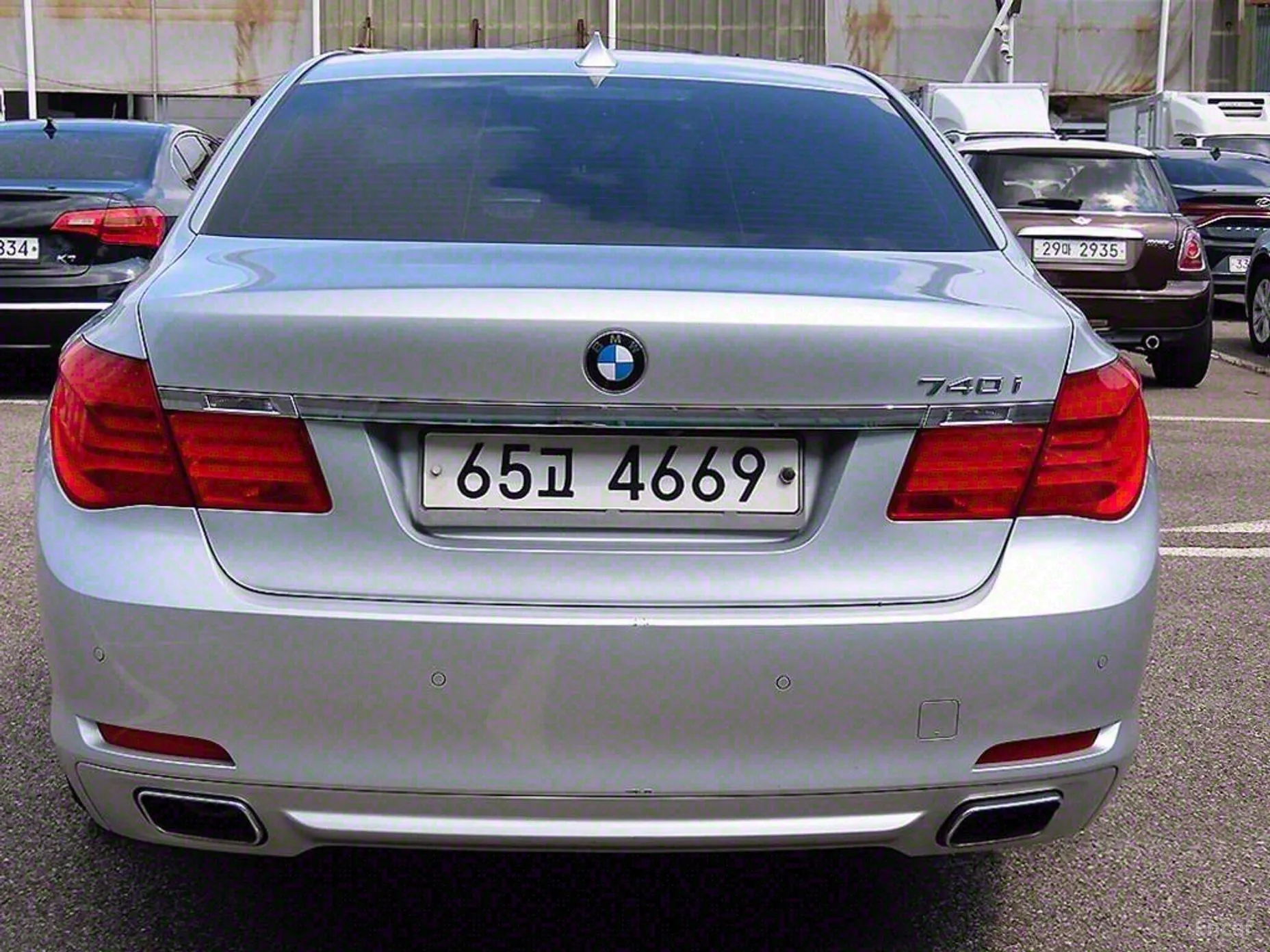 BMW 7 Series (F01) превью 4