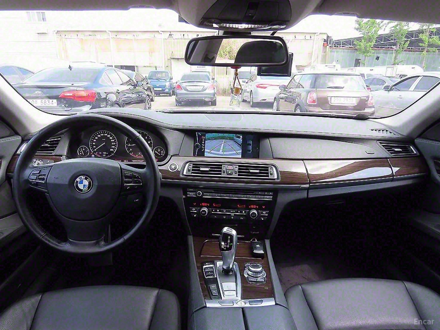 BMW 7 Series (F01) превью 9