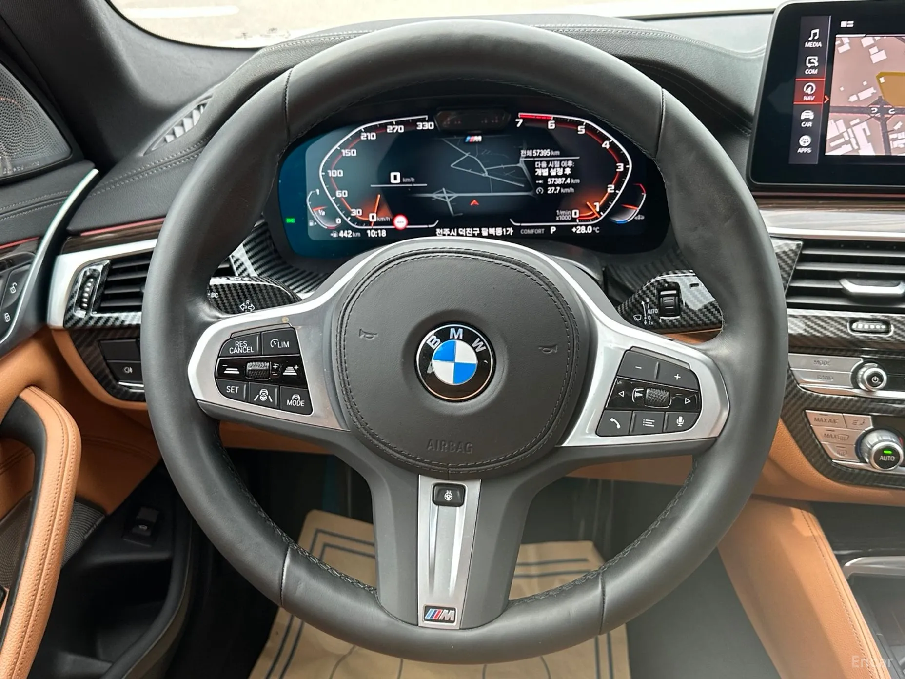 BMW 5 Series (G30) превью 10