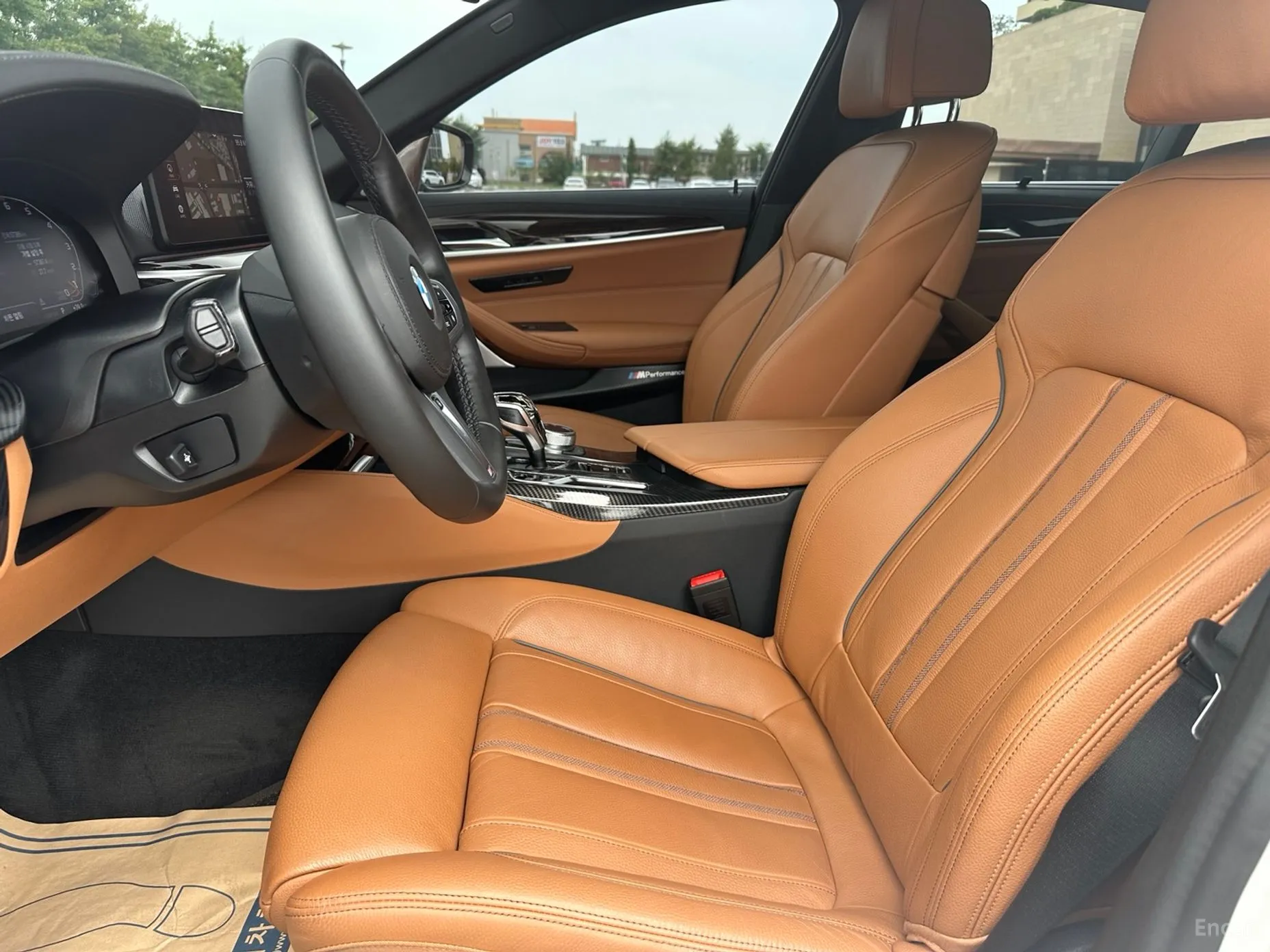 BMW 5 Series (G30) превью 12
