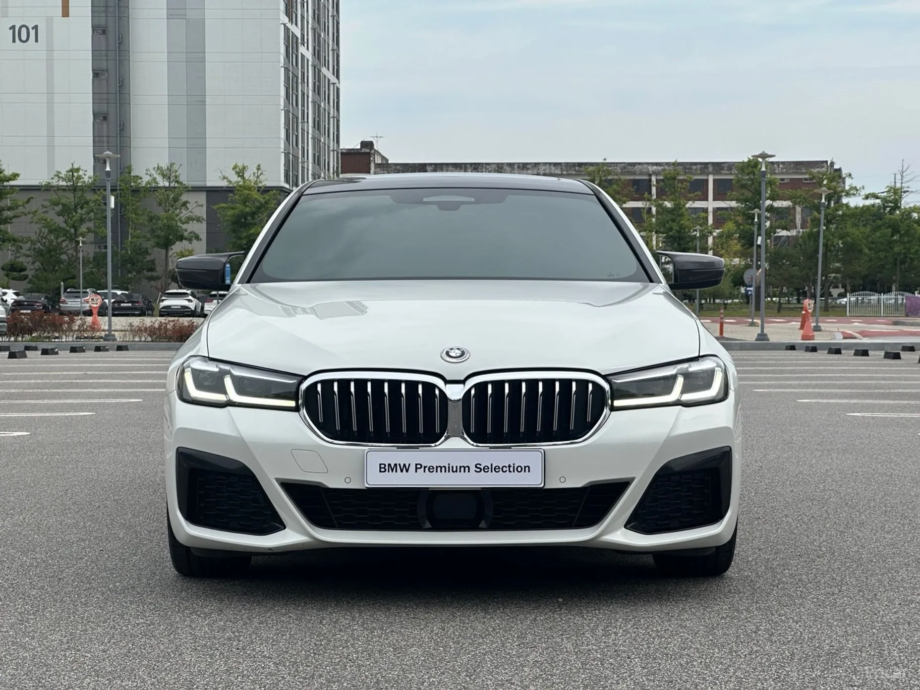 BMW 5 Series (G30) превью 3
