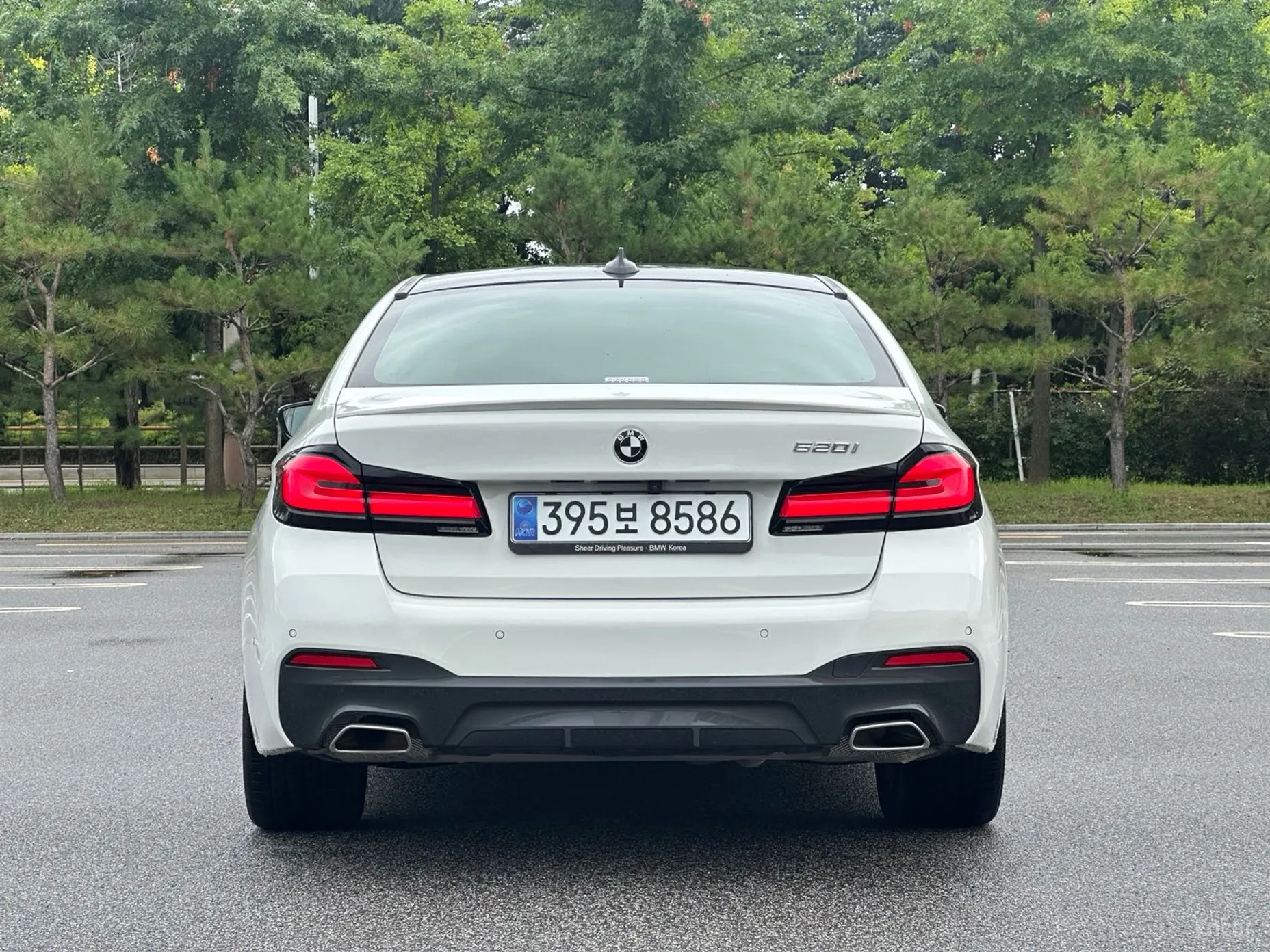 BMW 5 Series (G30) превью 4