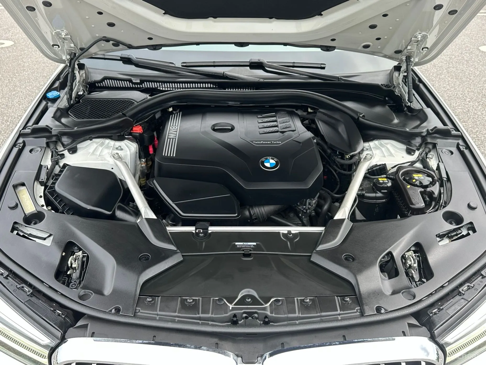 BMW 5 Series (G30) превью 6