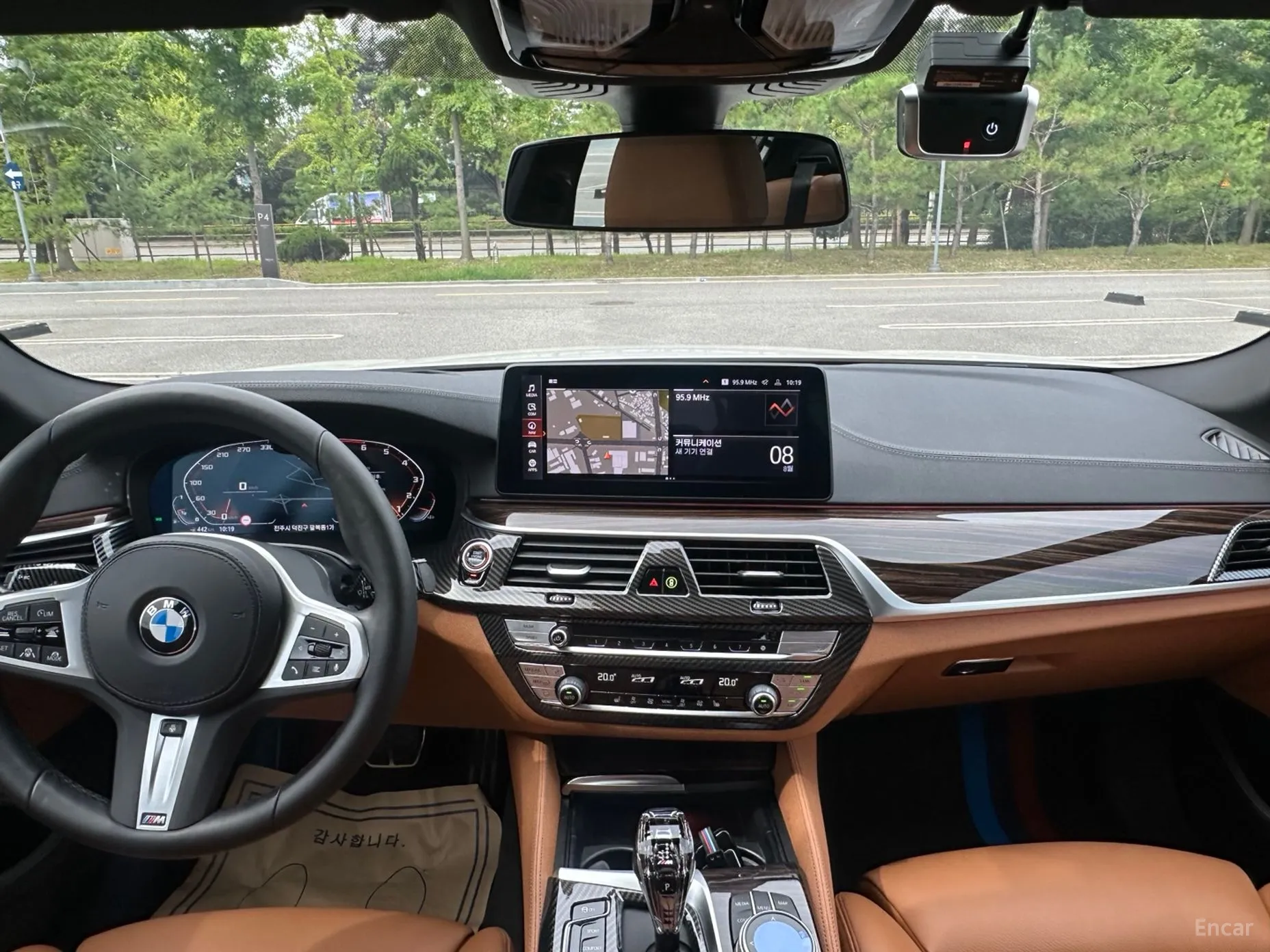 BMW 5 Series (G30) превью 7