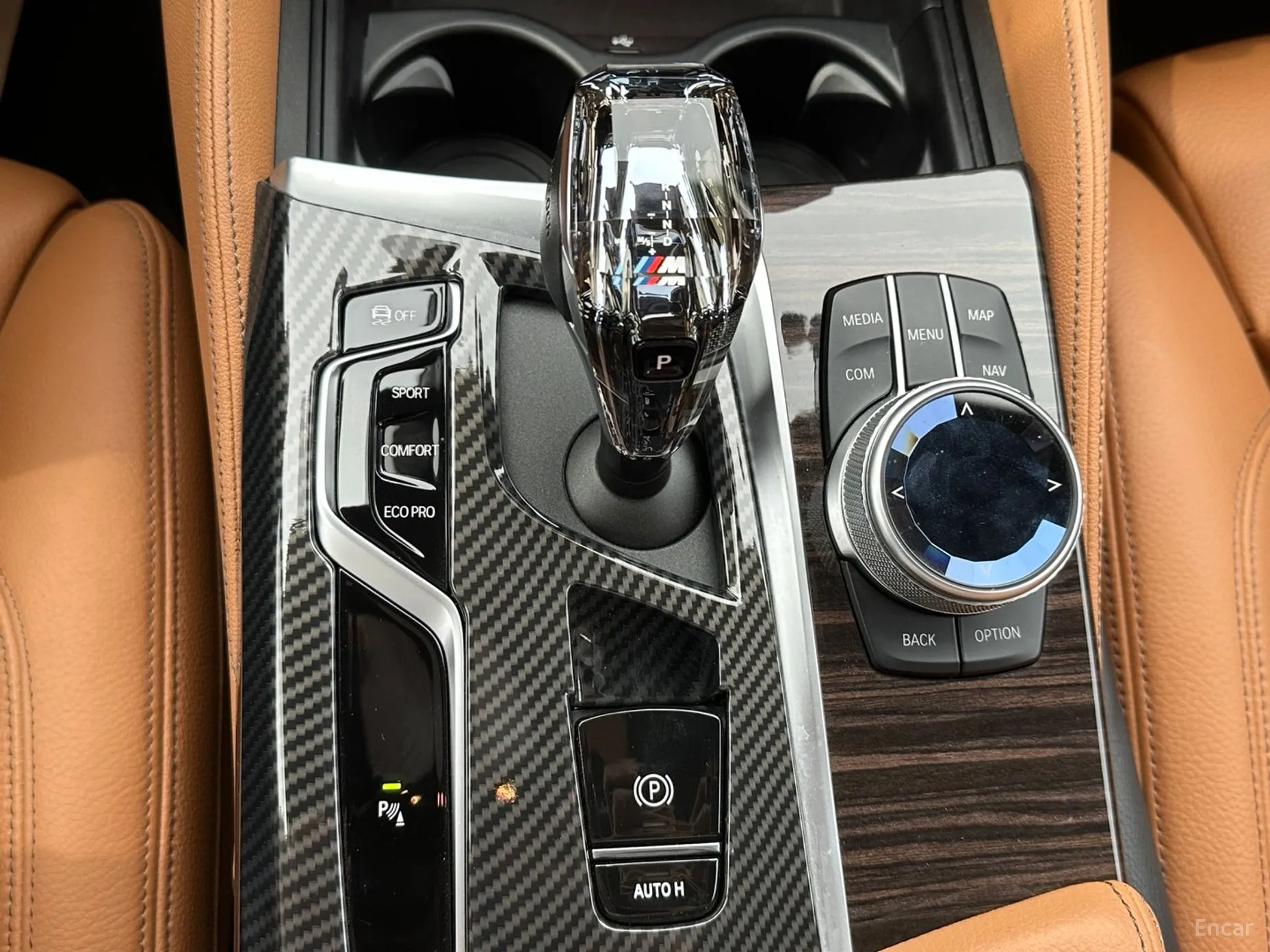 BMW 5 Series (G30) превью 9