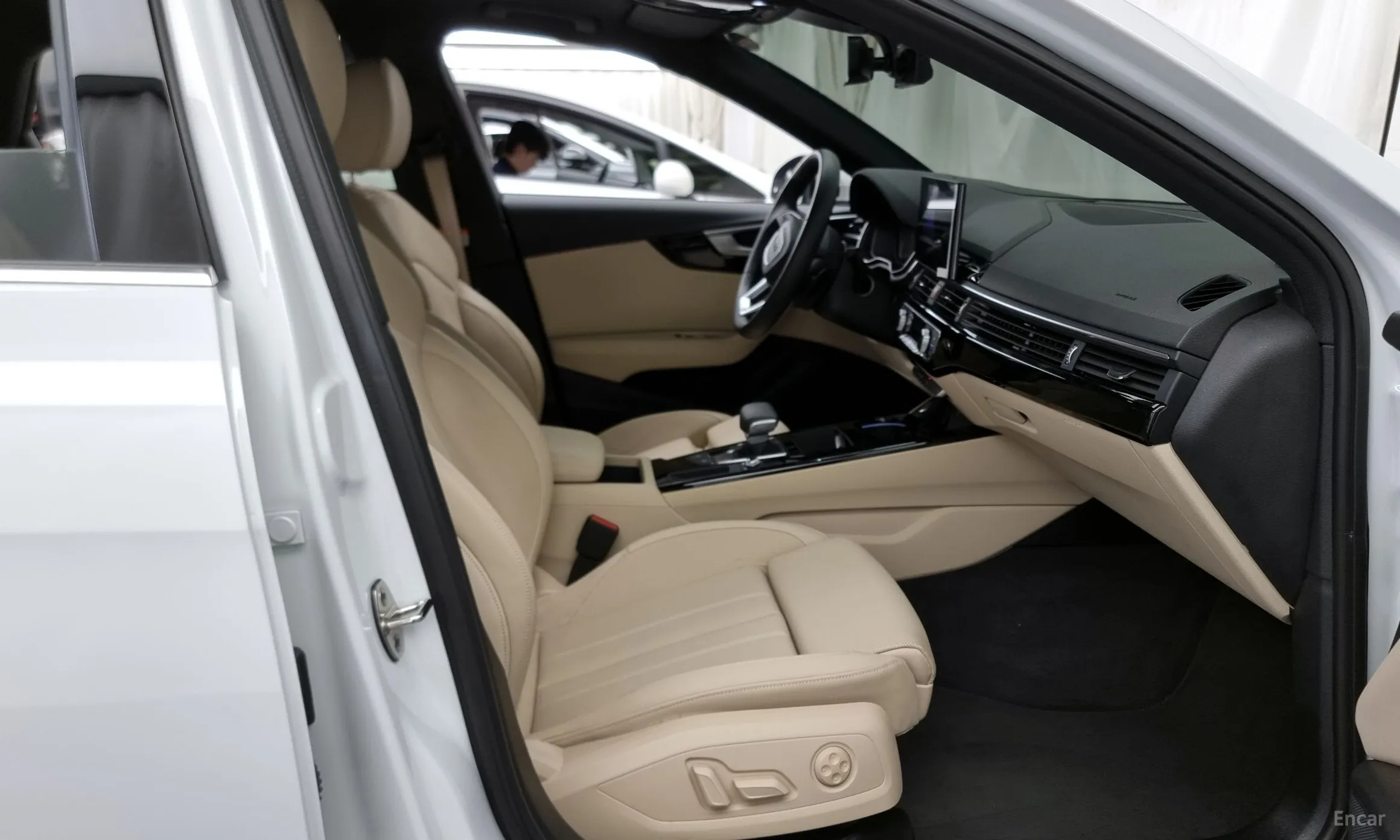 Audi A4 (B9) превью 11