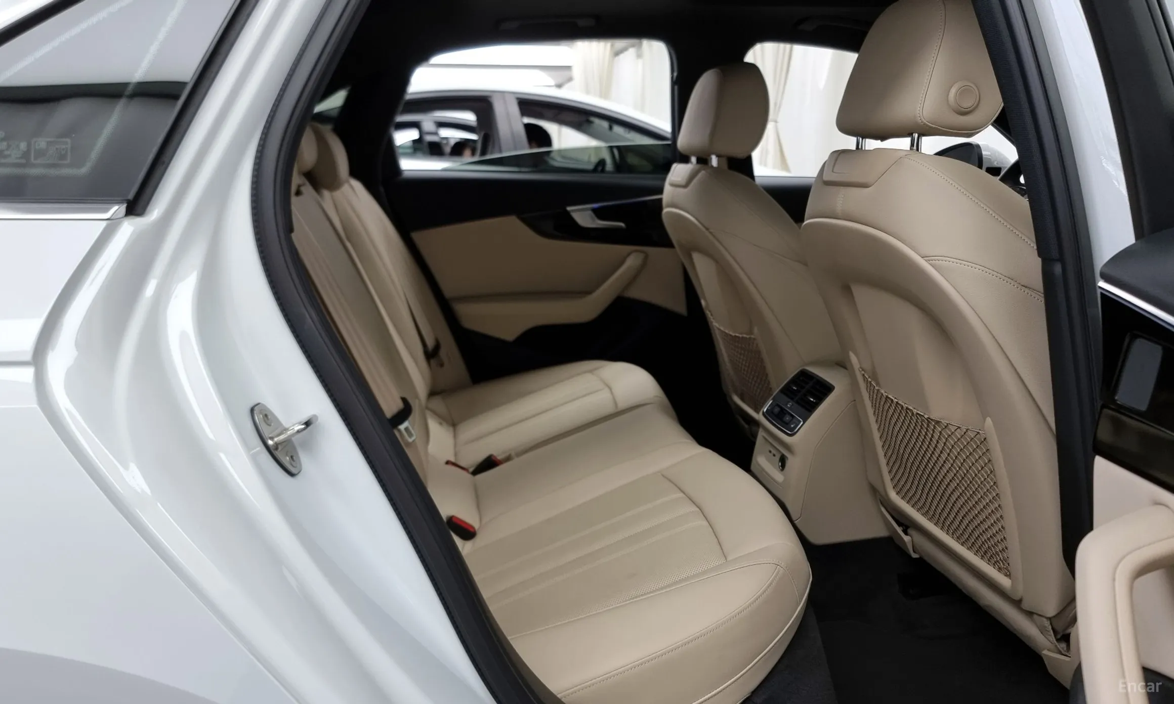 Audi A4 (B9) превью 12