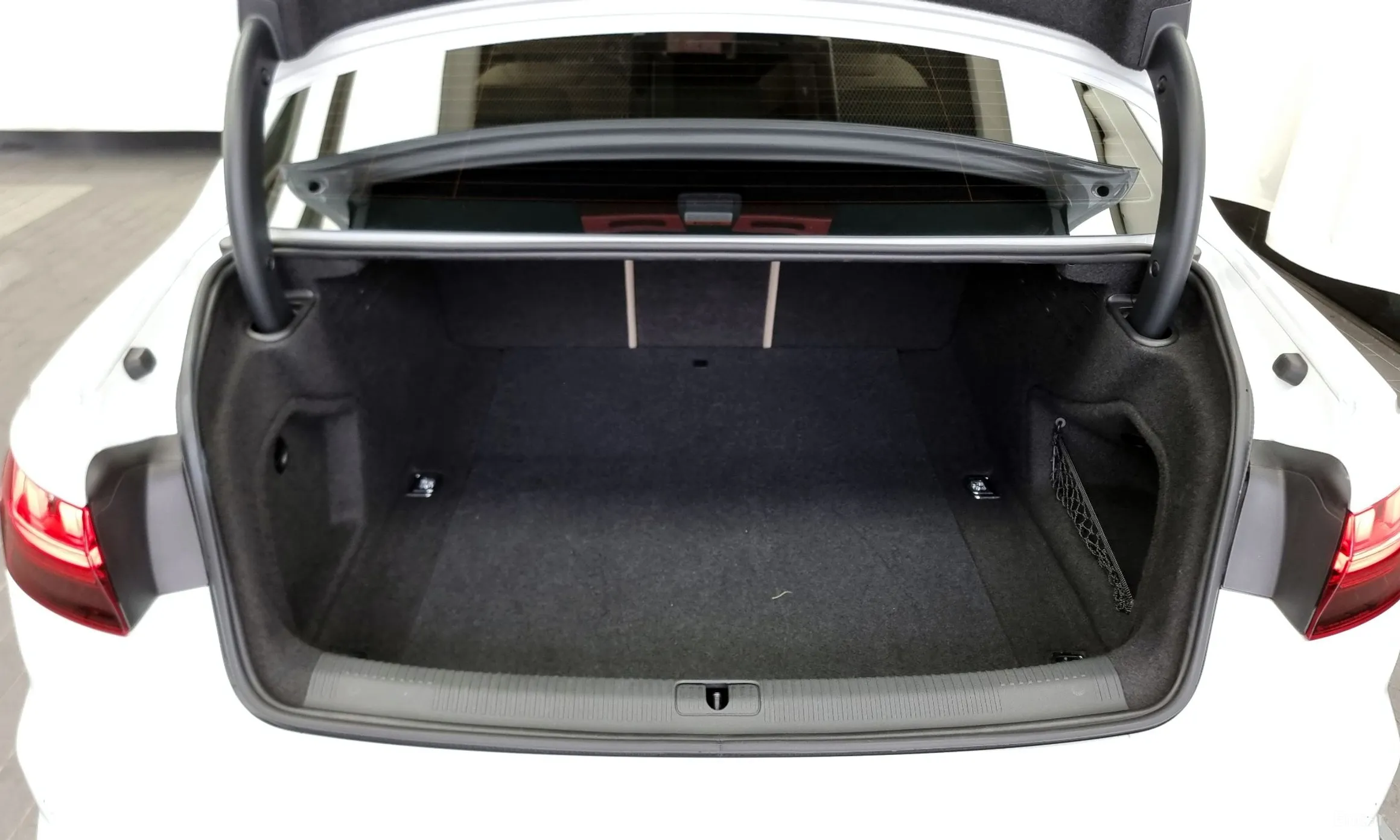 Audi A4 (B9) превью 20