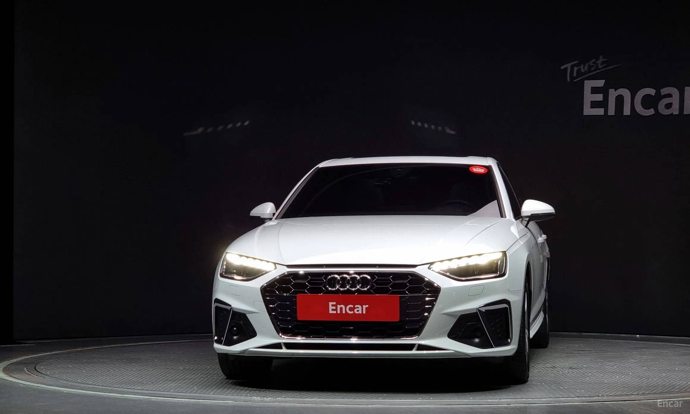 Audi A4 (B9) превью 3