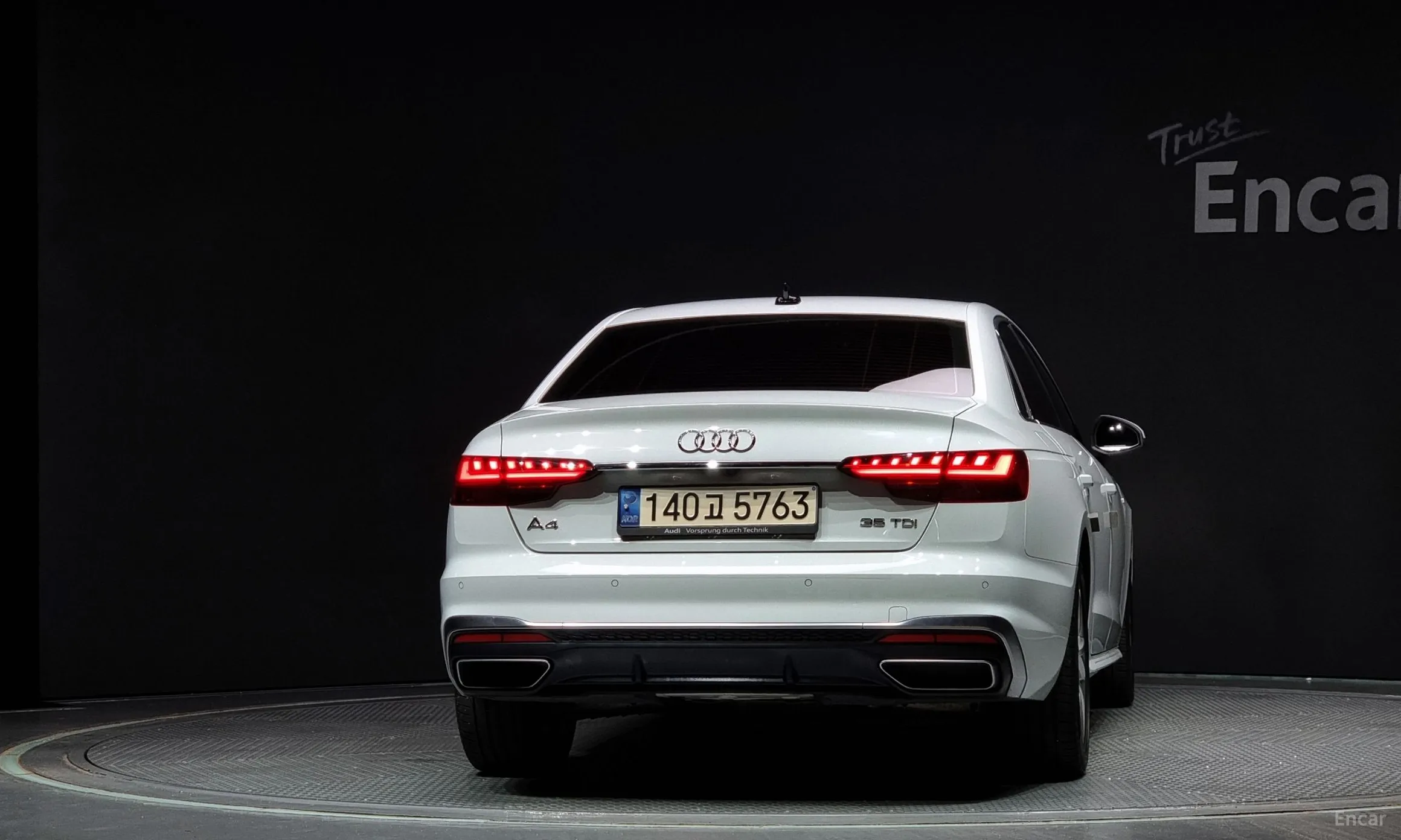 Audi A4 (B9) превью 4
