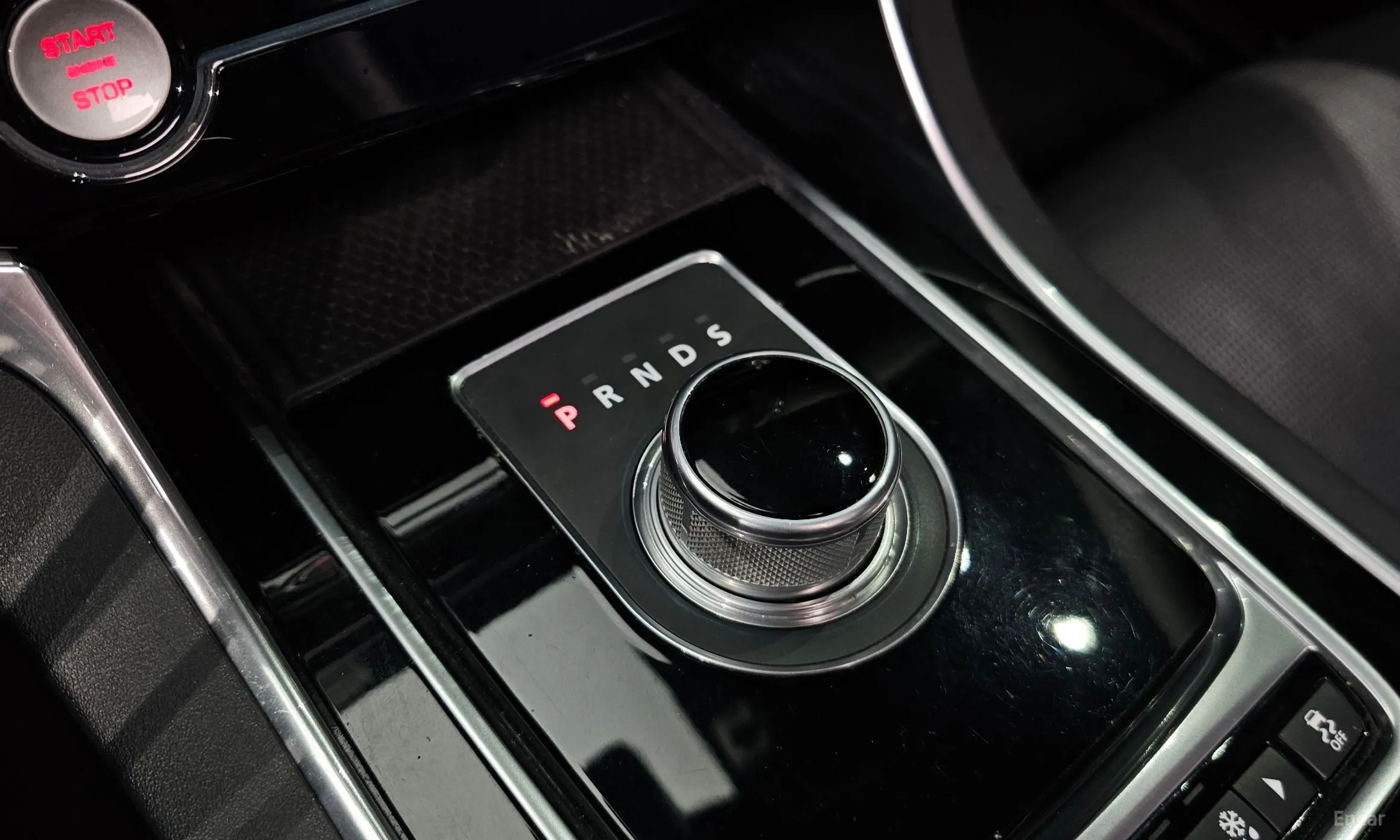 Jaguar XE превью 9