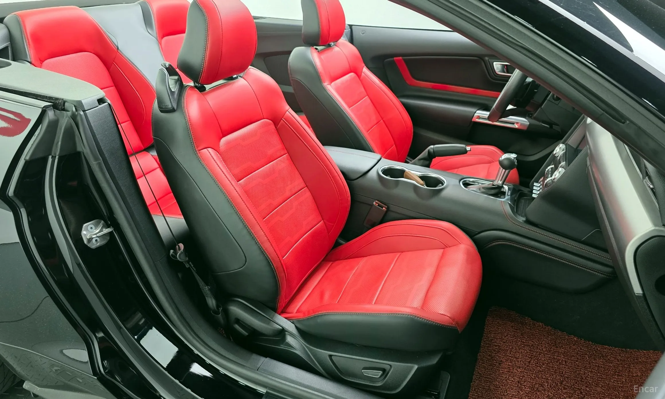 Ford Mustang превью 12