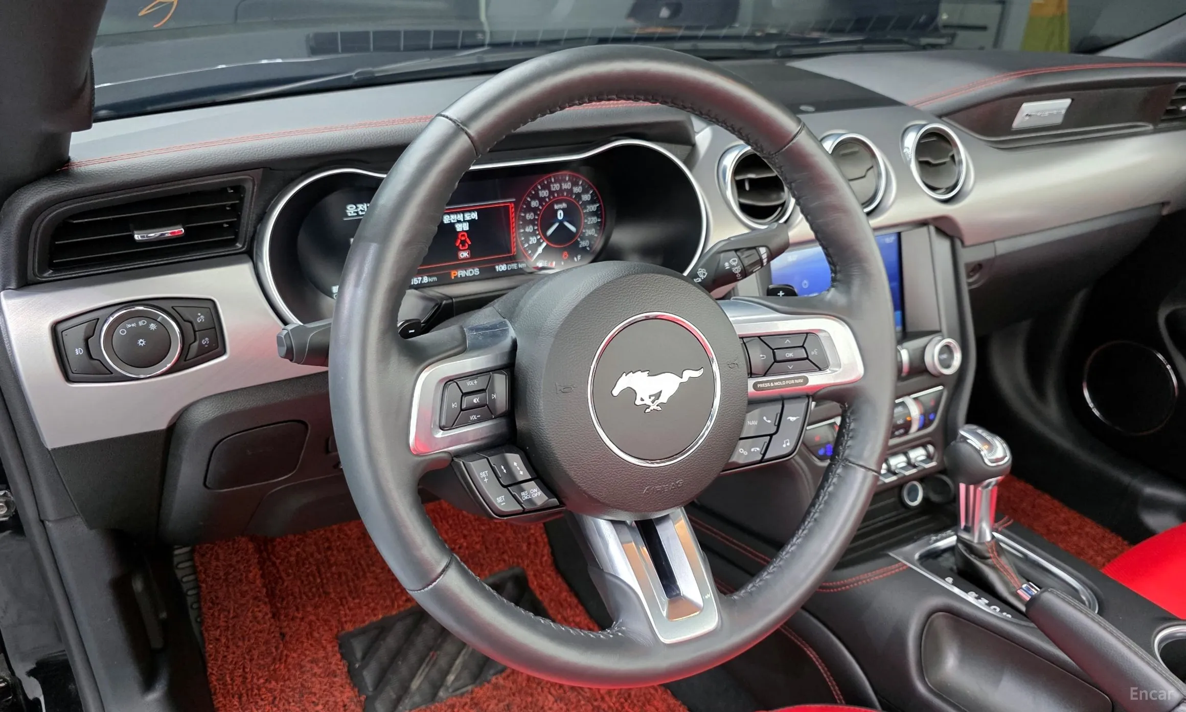 Ford Mustang превью 13