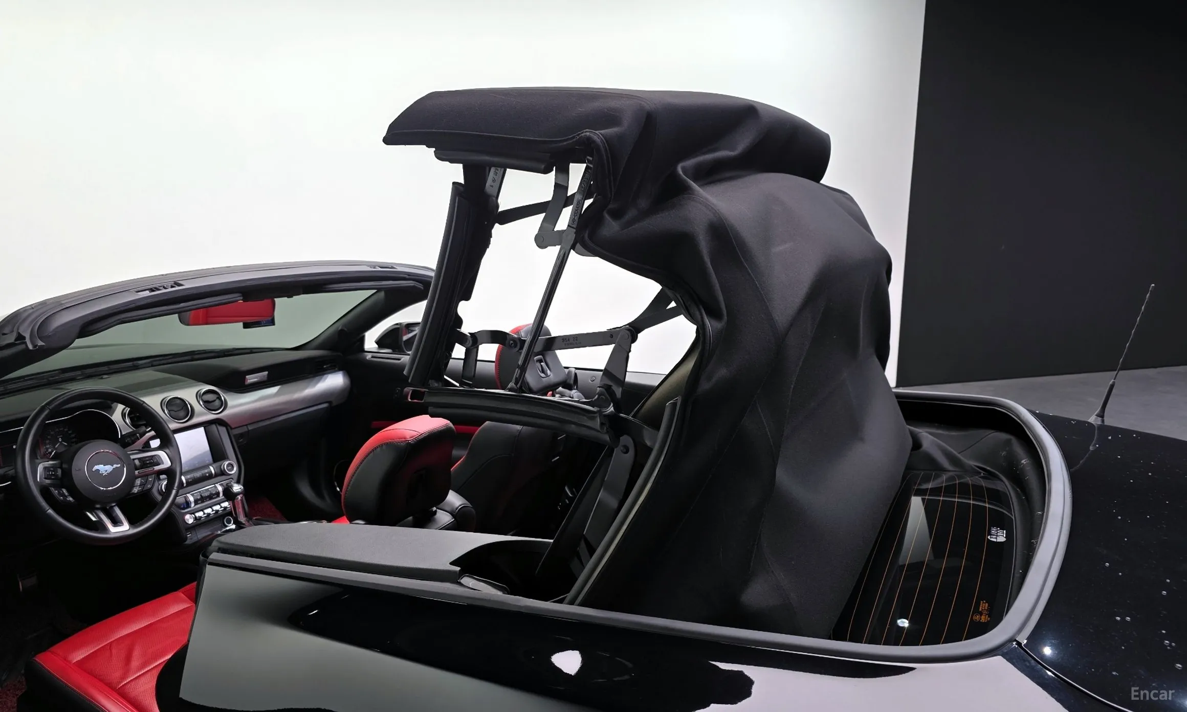 Ford Mustang превью 19