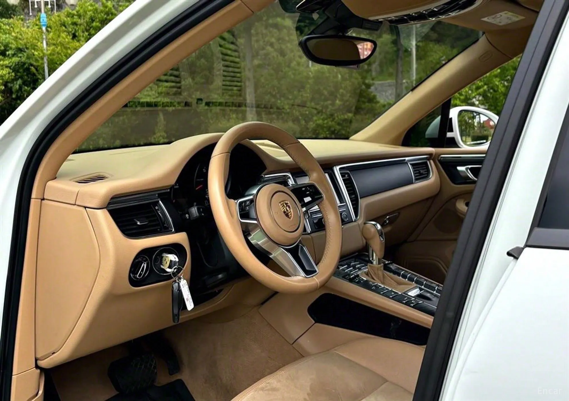 Porsche Macan превью 12