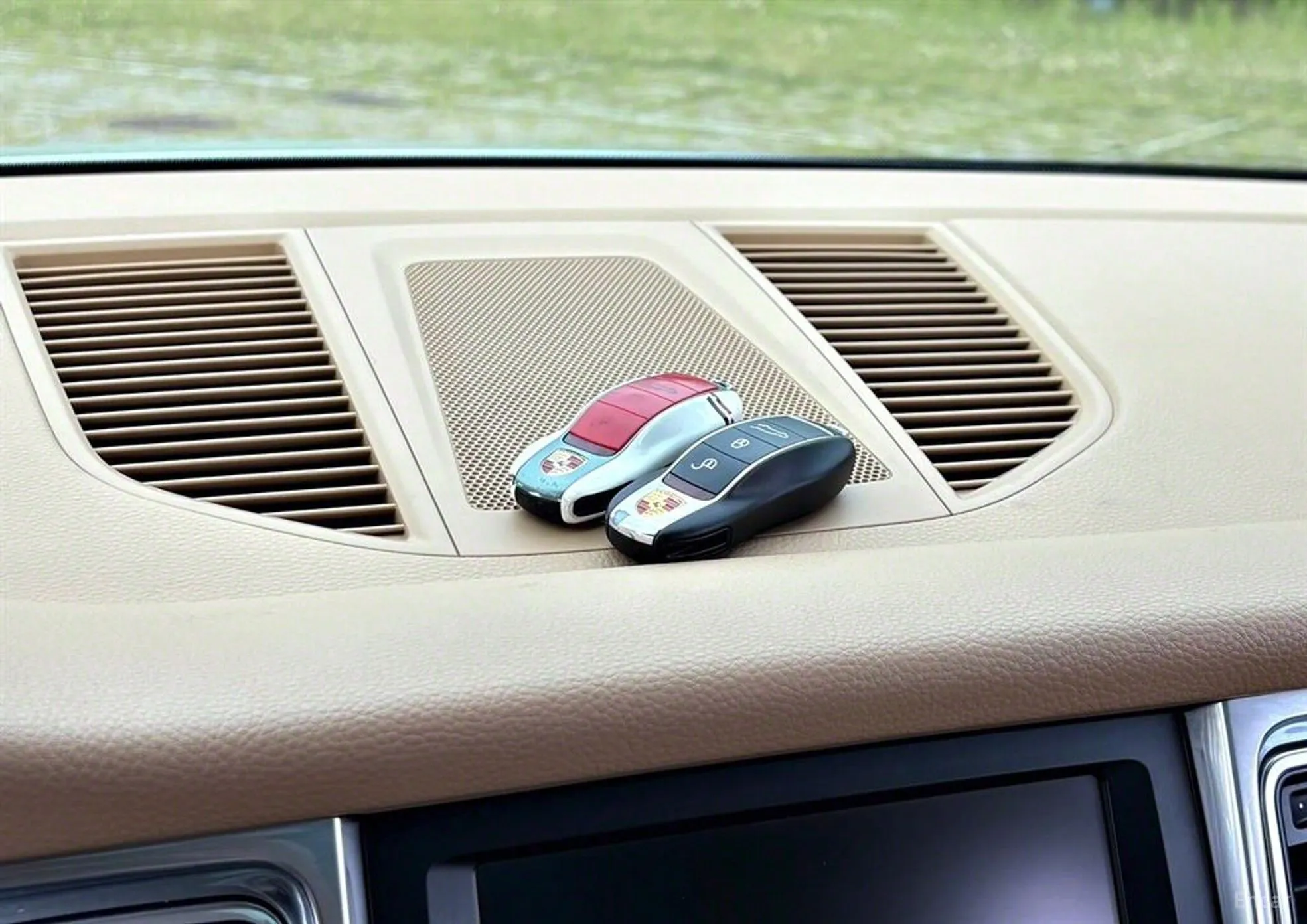 Porsche Macan превью 16