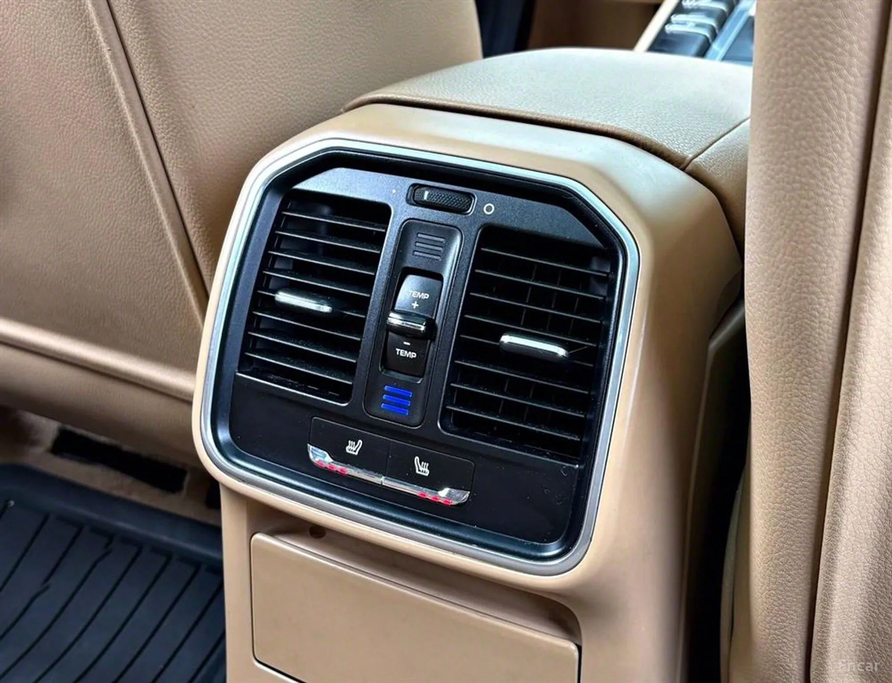 Porsche Macan превью 19