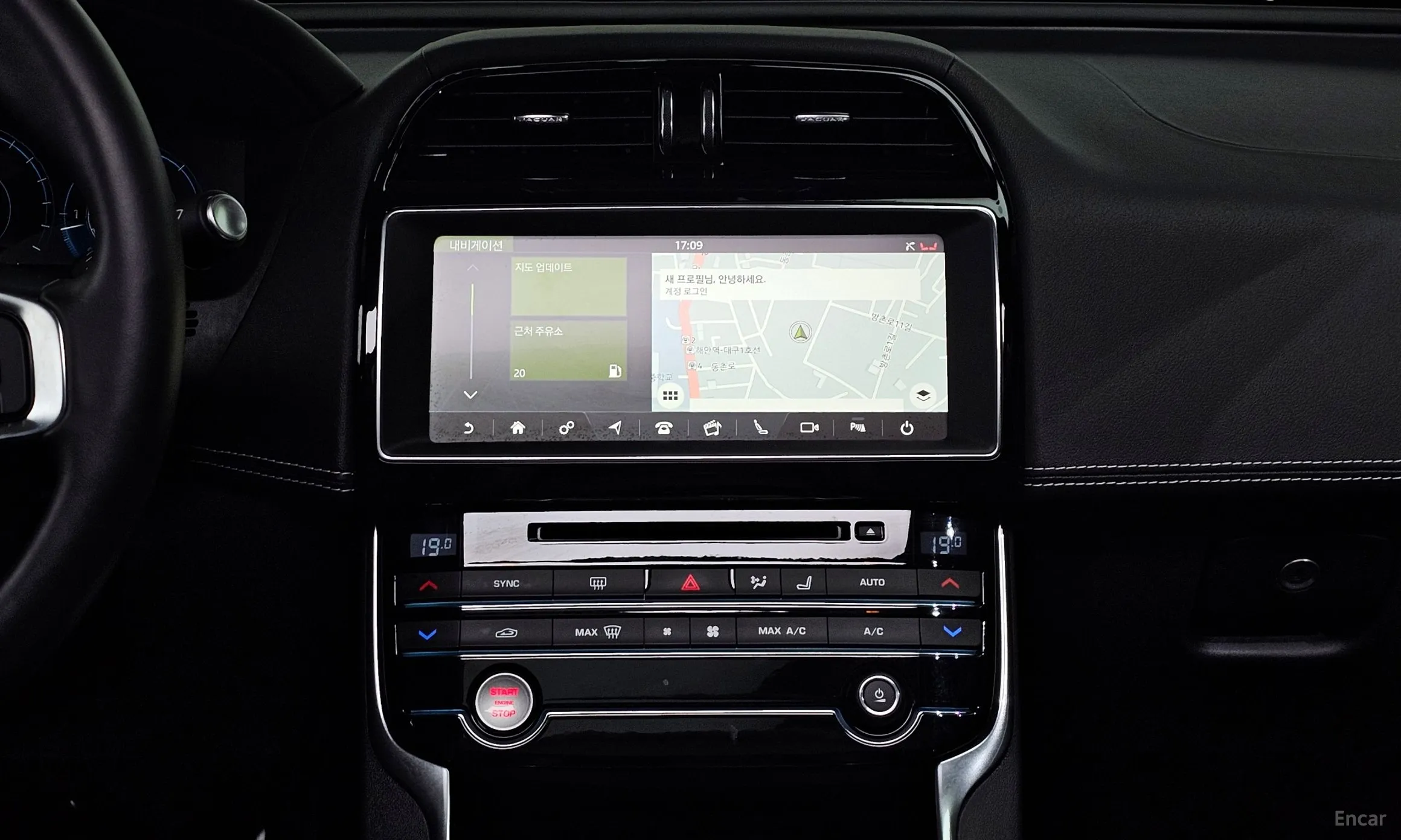 Jaguar XE превью 14