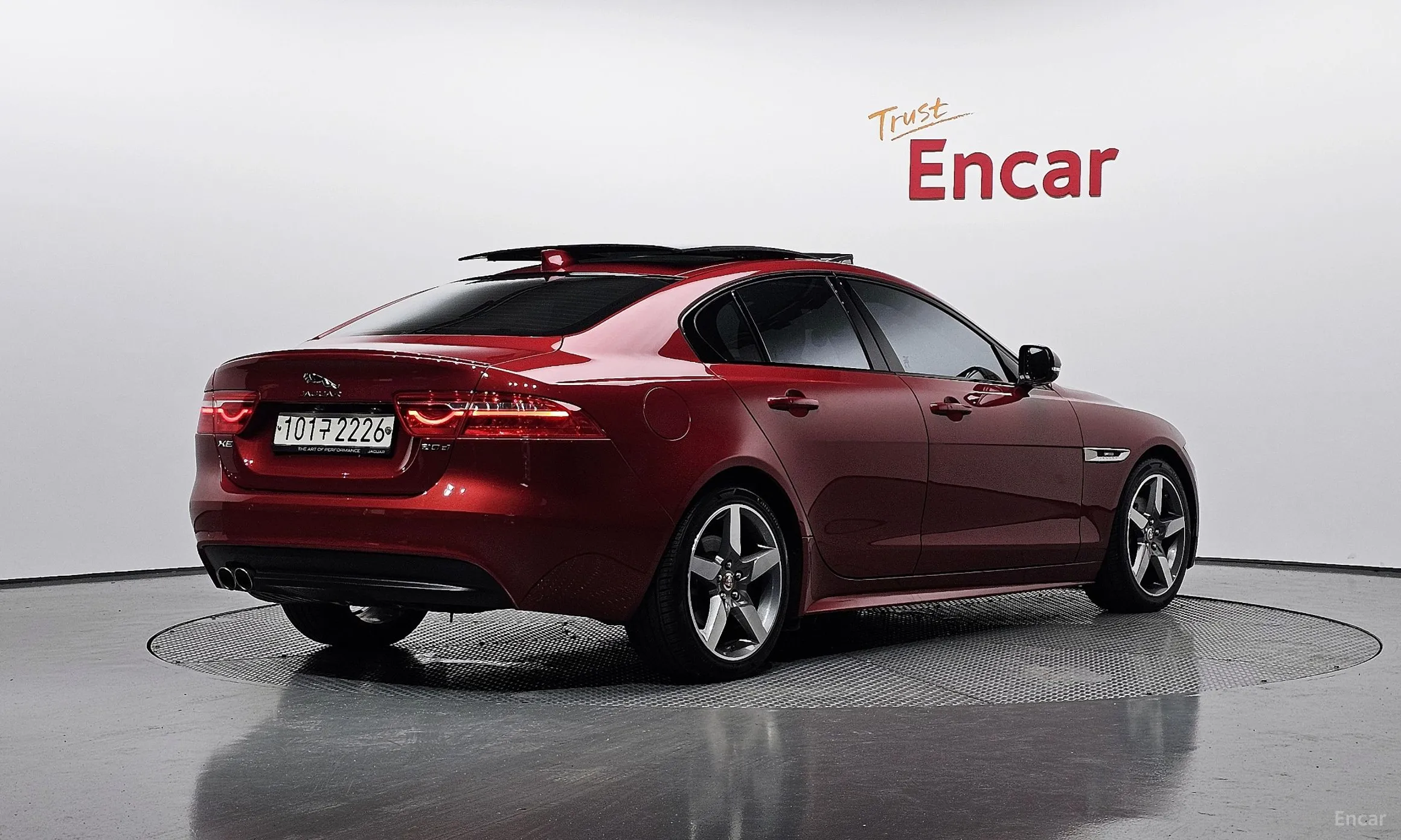 Jaguar XE