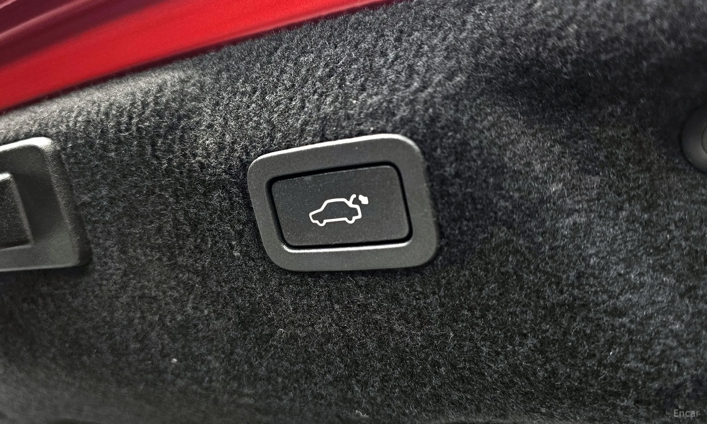 Jaguar XE превью 18