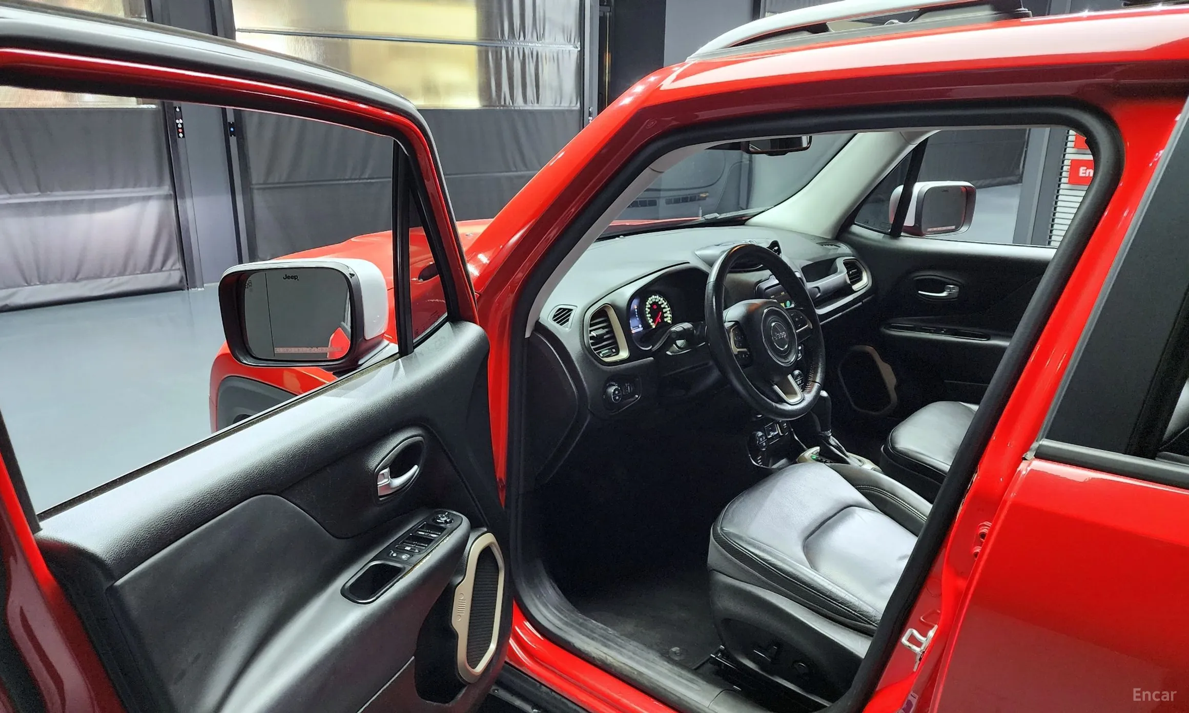Jeep Renegade превью 10