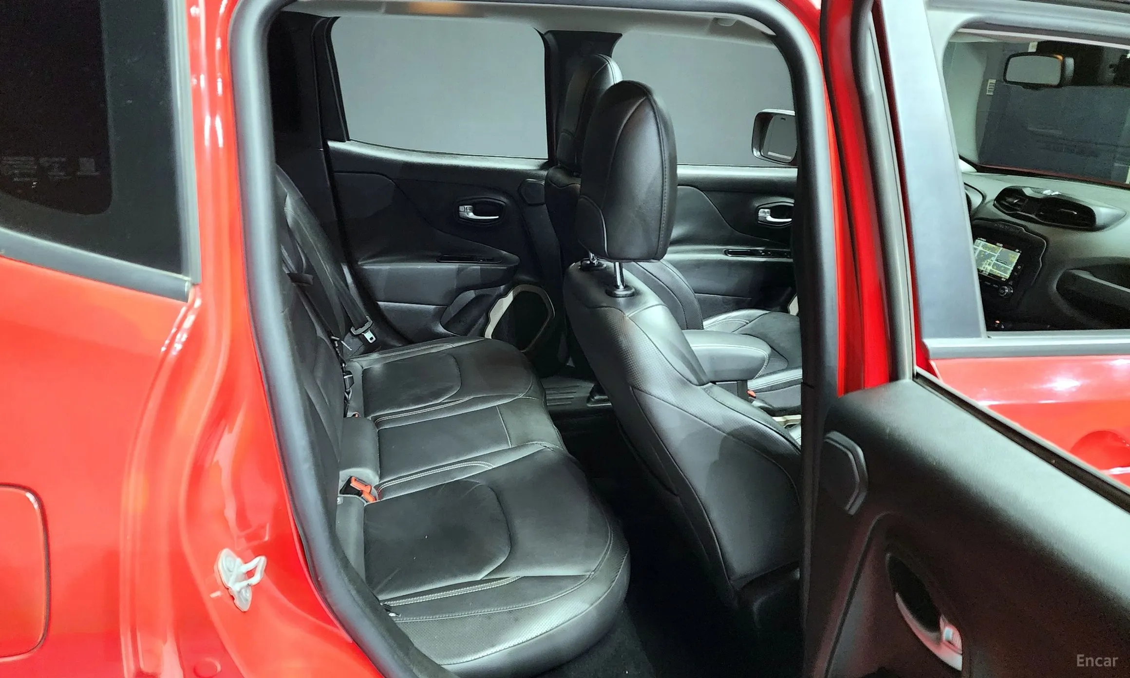 Jeep Renegade превью 12
