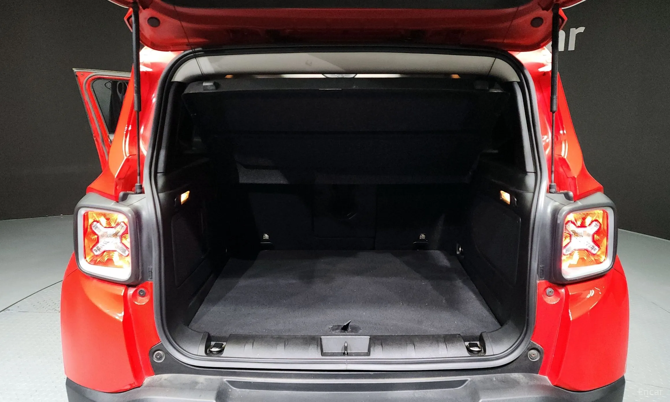 Jeep Renegade превью 20
