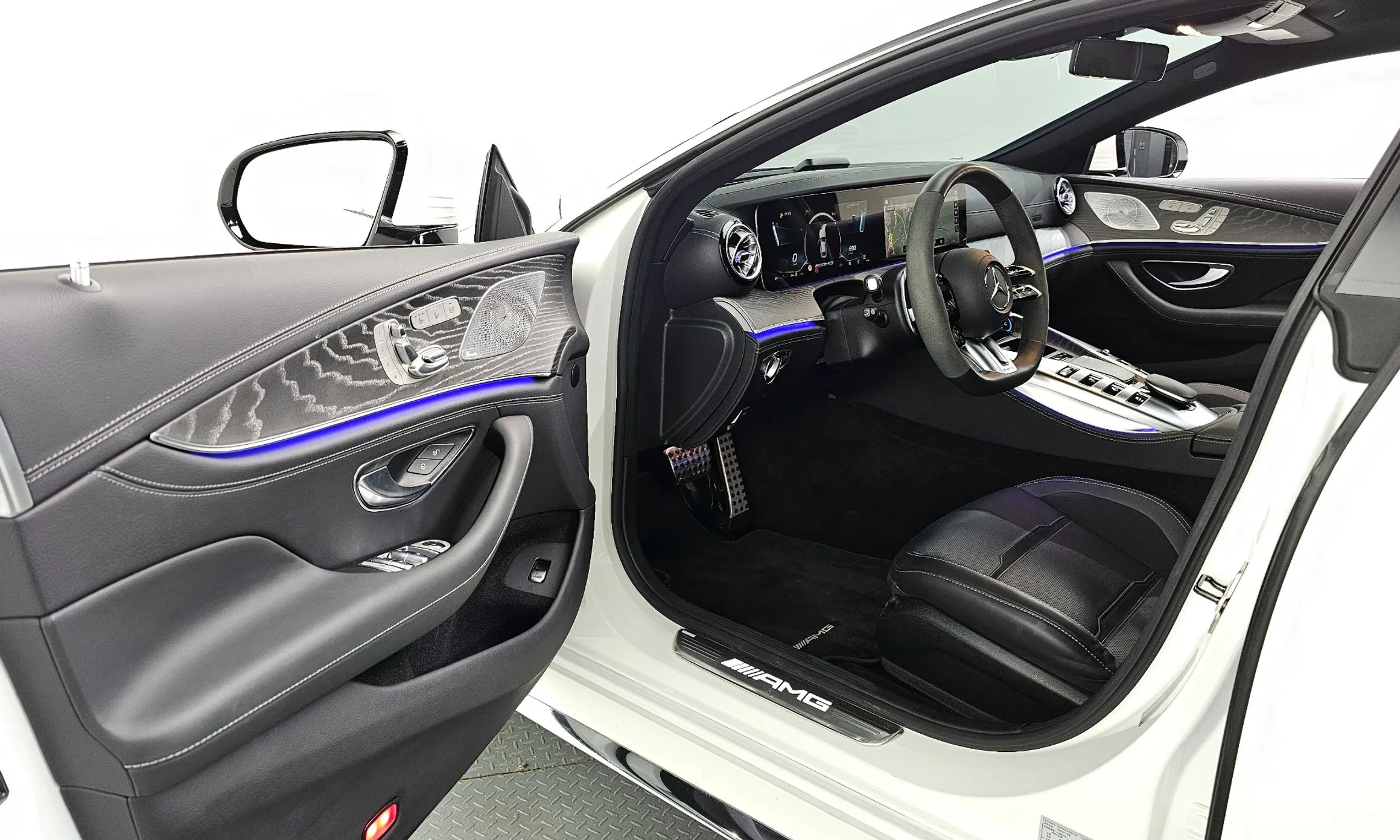 Mercedes Benz AMG GT превью 10
