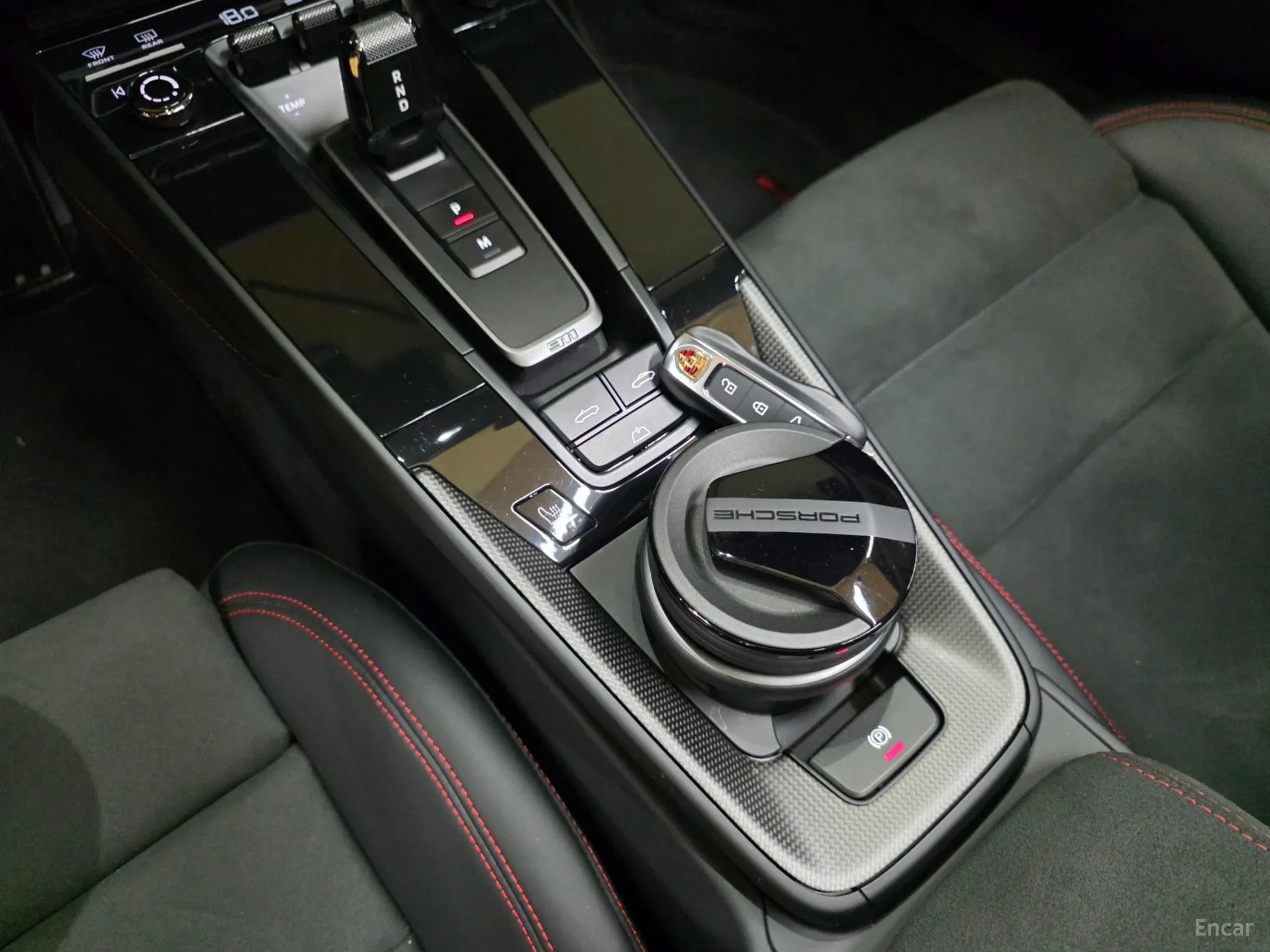 Porsche 911 (992) превью 14