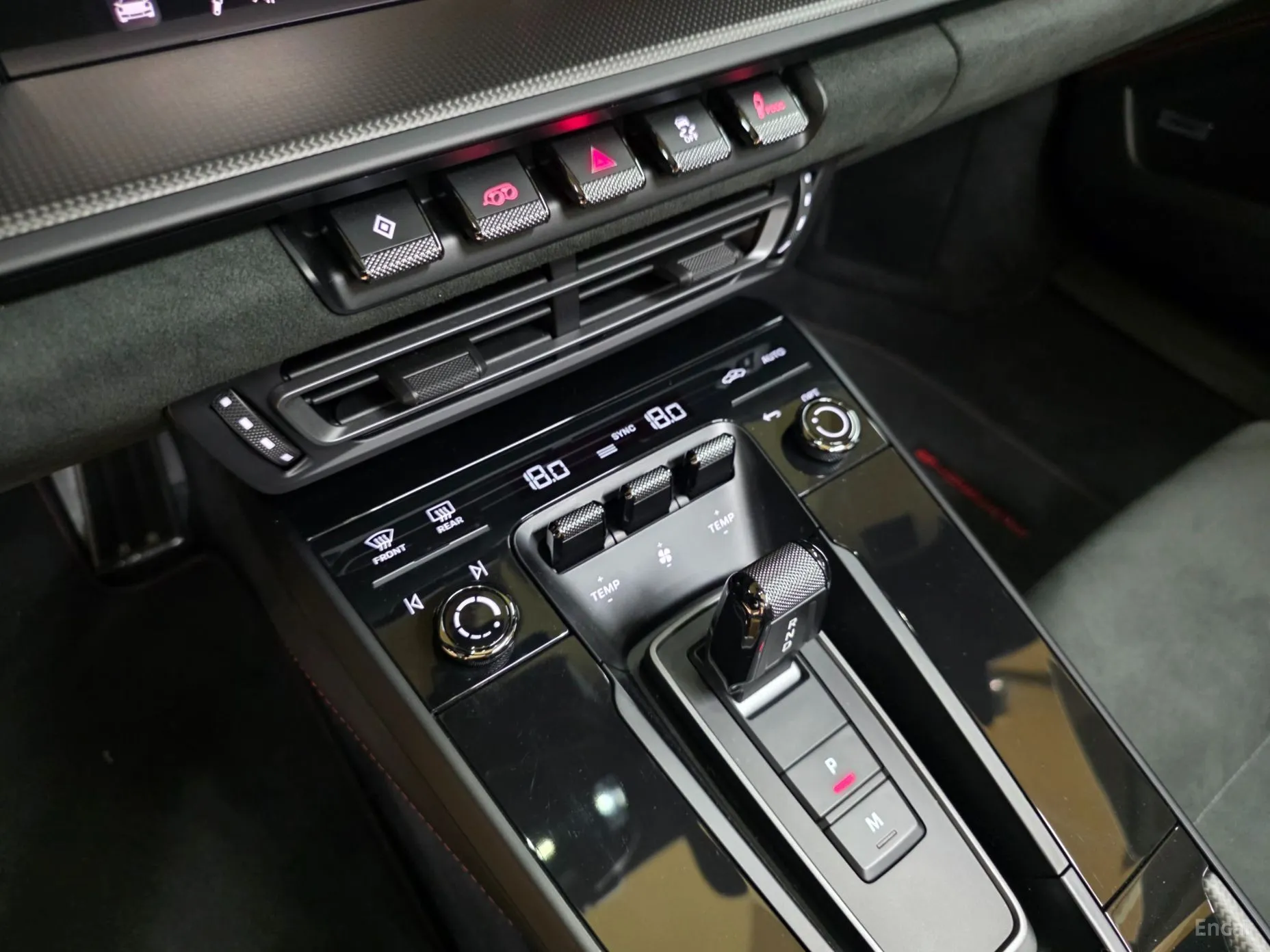 Porsche 911 (992) превью 15