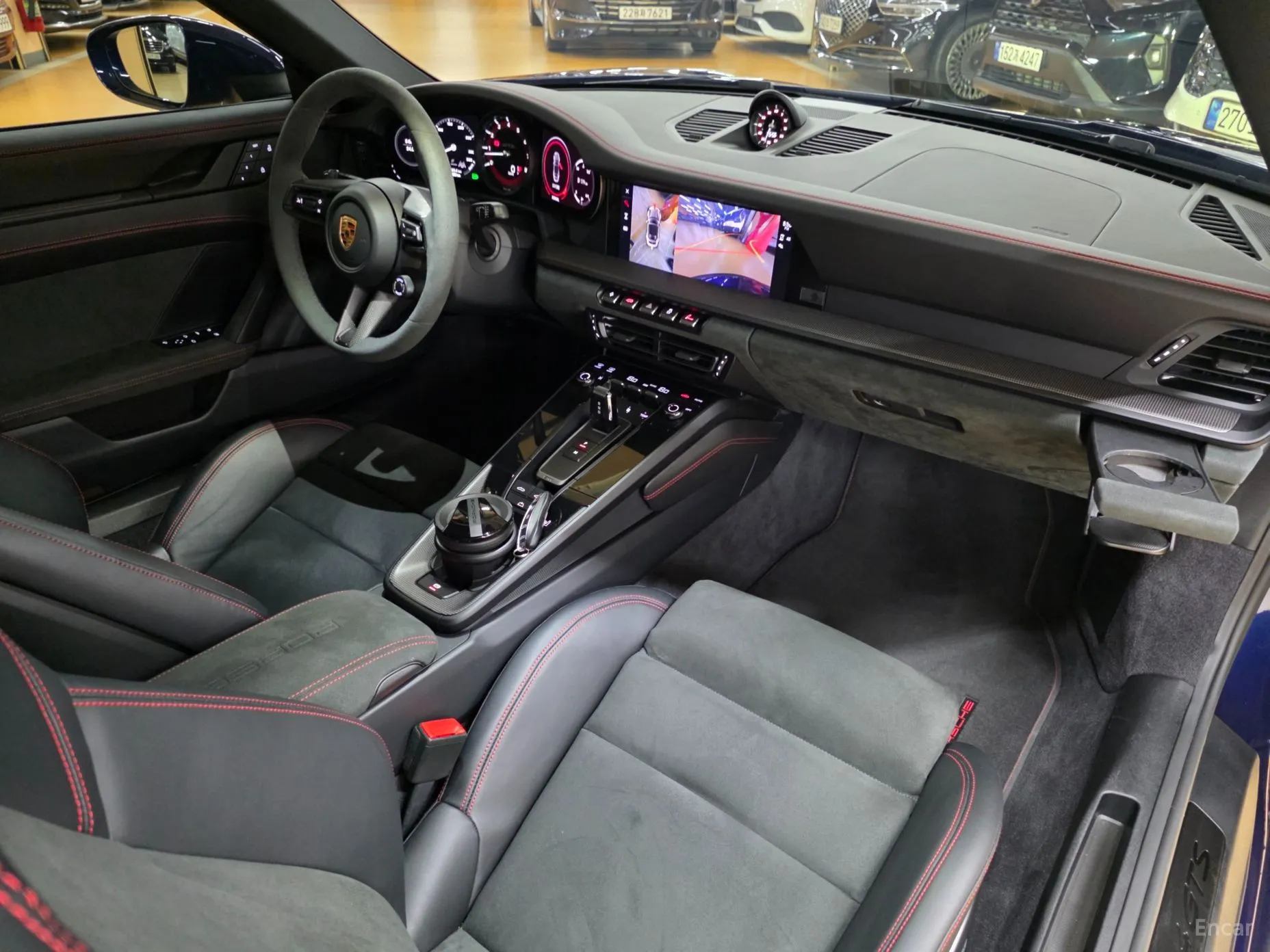 Porsche 911 (992) превью 20