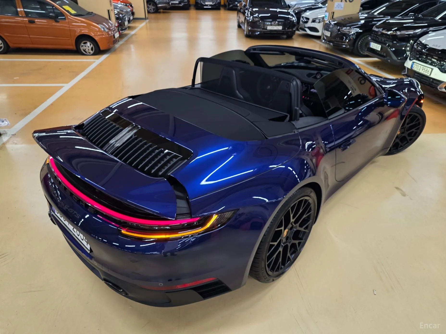 Porsche 911 (992) превью 4