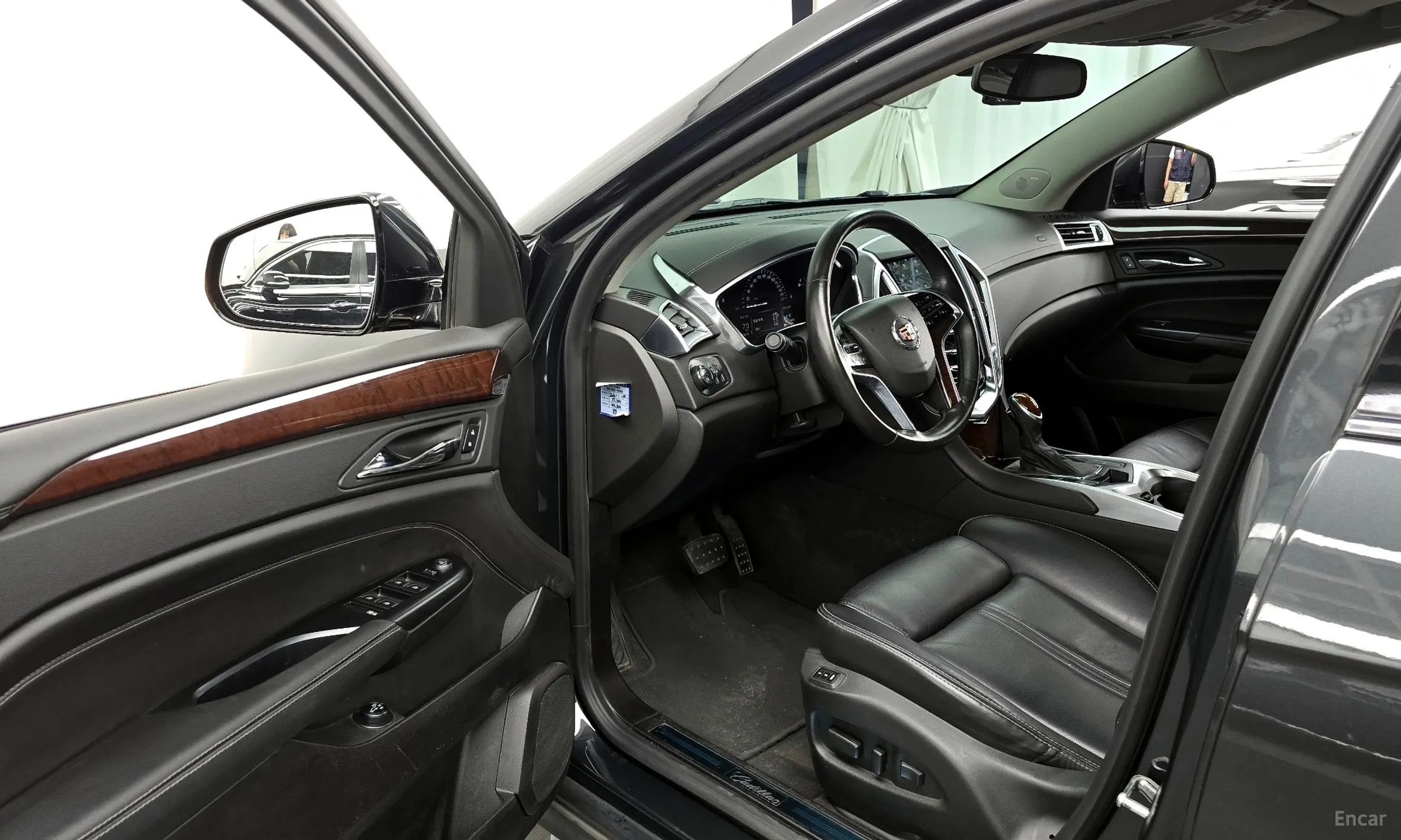 Cadillac All new SRX превью 10