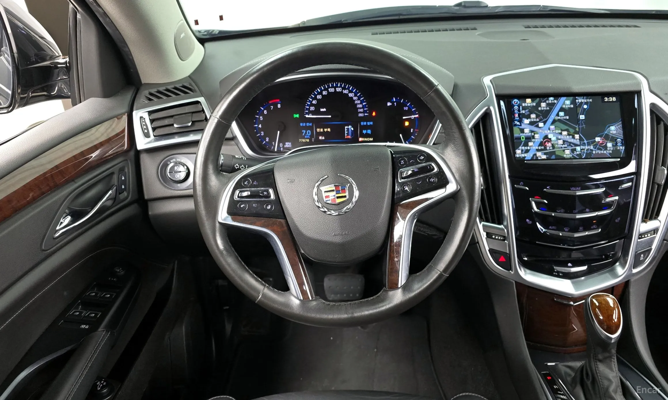 Cadillac All new SRX превью 13