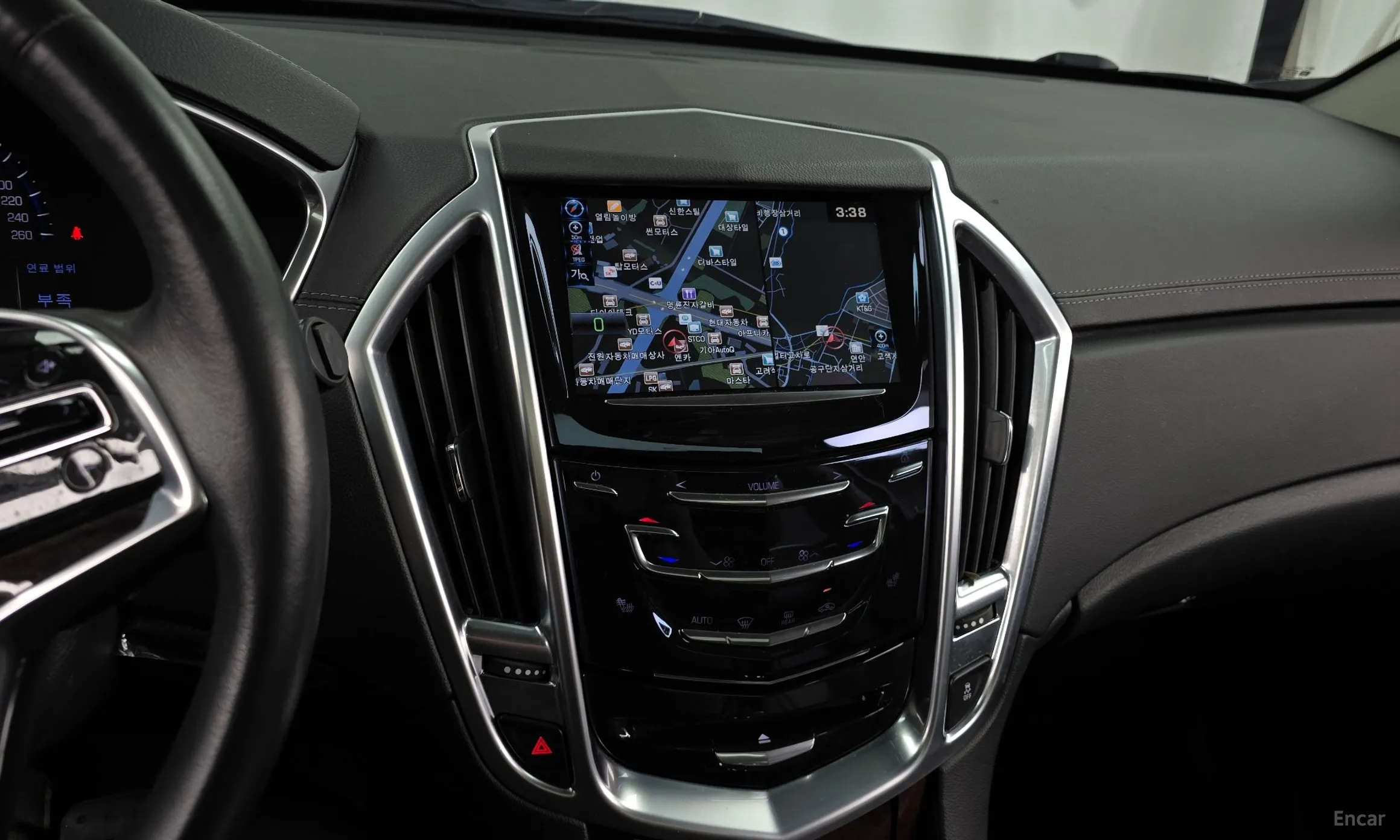 Cadillac All new SRX превью 14