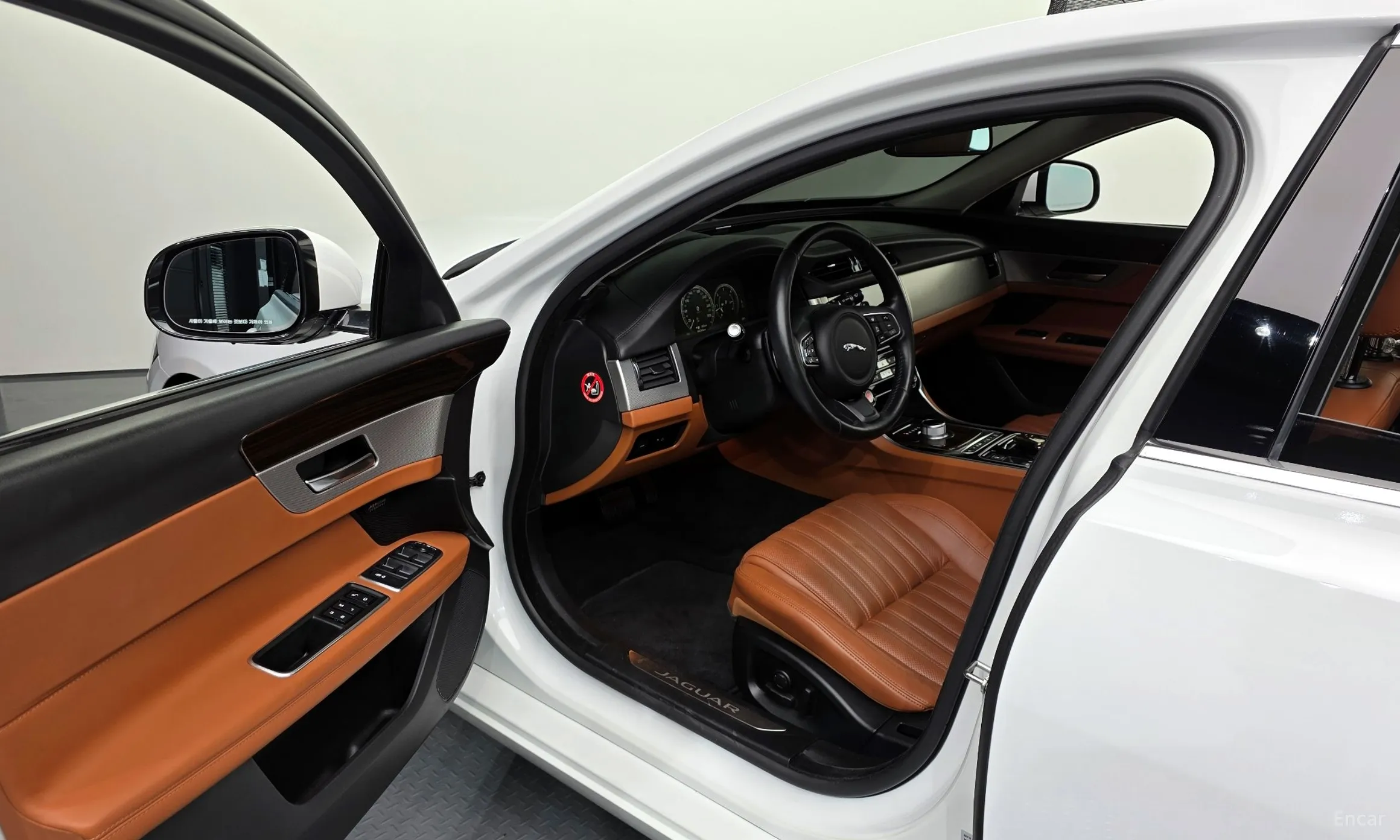 Jaguar XF (x260) превью 10