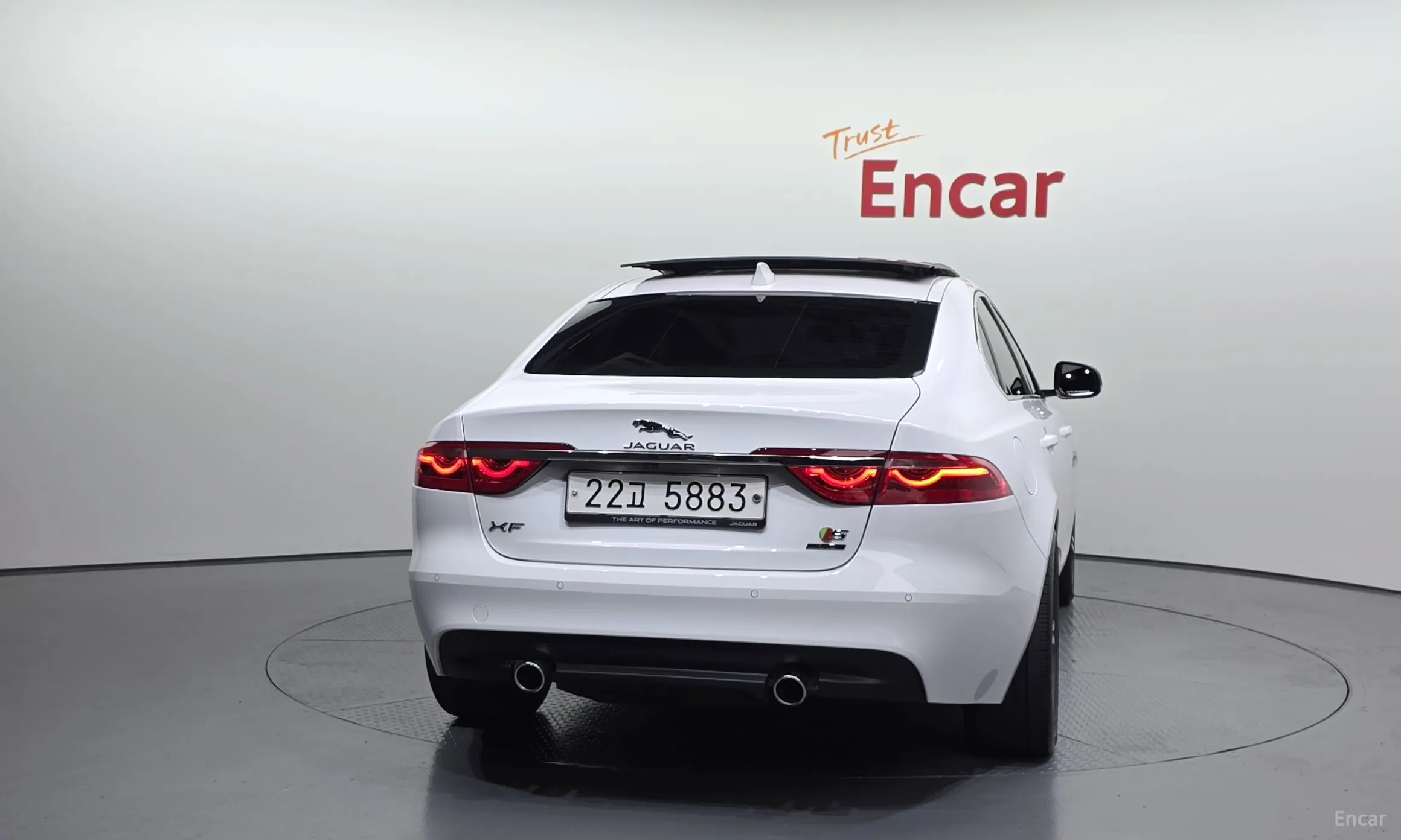 Jaguar XF (x260) превью 4