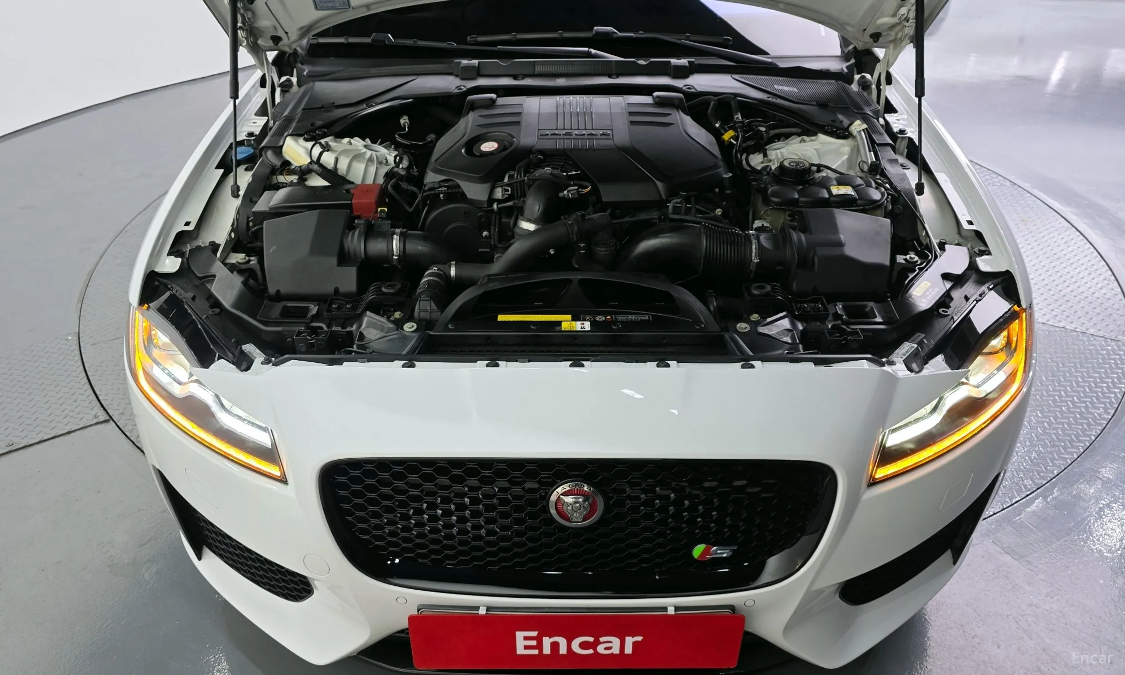 Jaguar XF (x260) превью 6