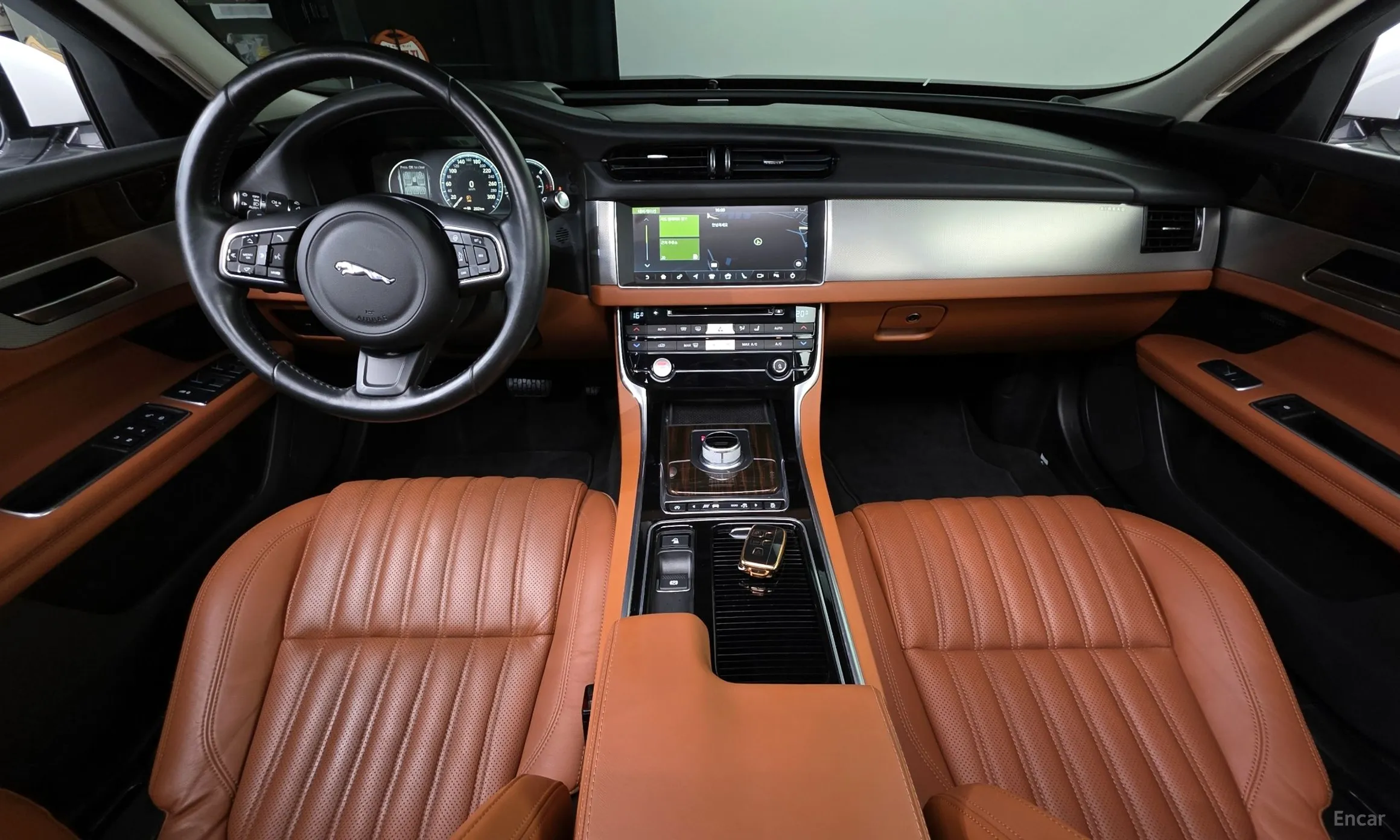 Jaguar XF (x260) превью 7