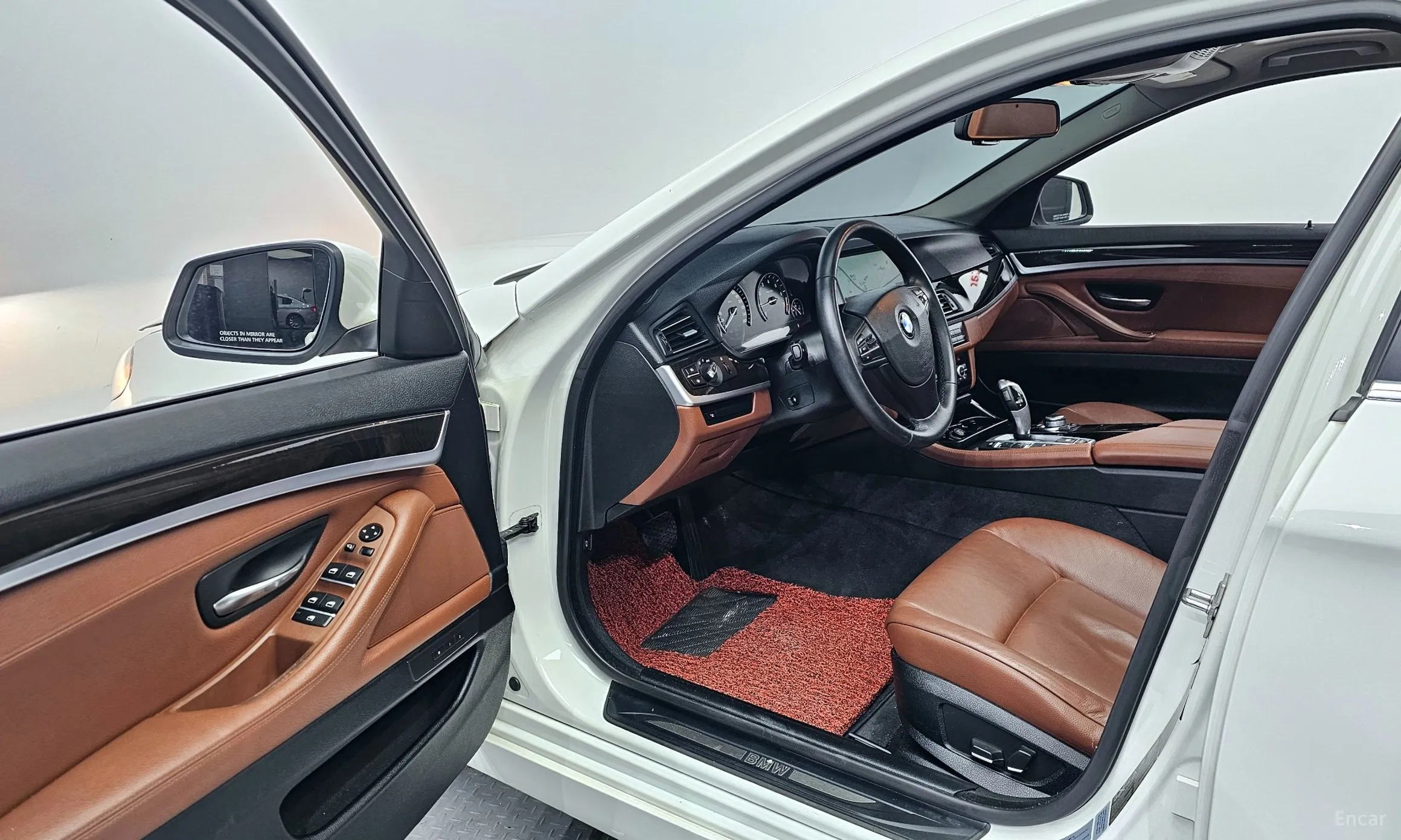 BMW 5 Series (F10) превью 11