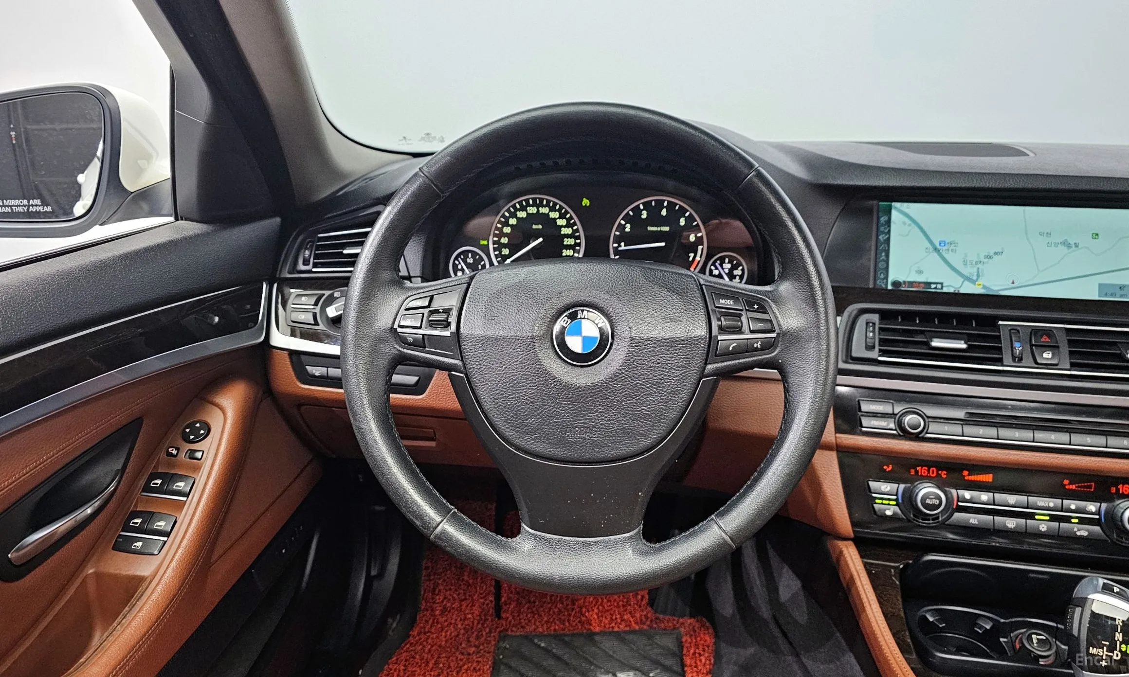 BMW 5 Series (F10) превью 13