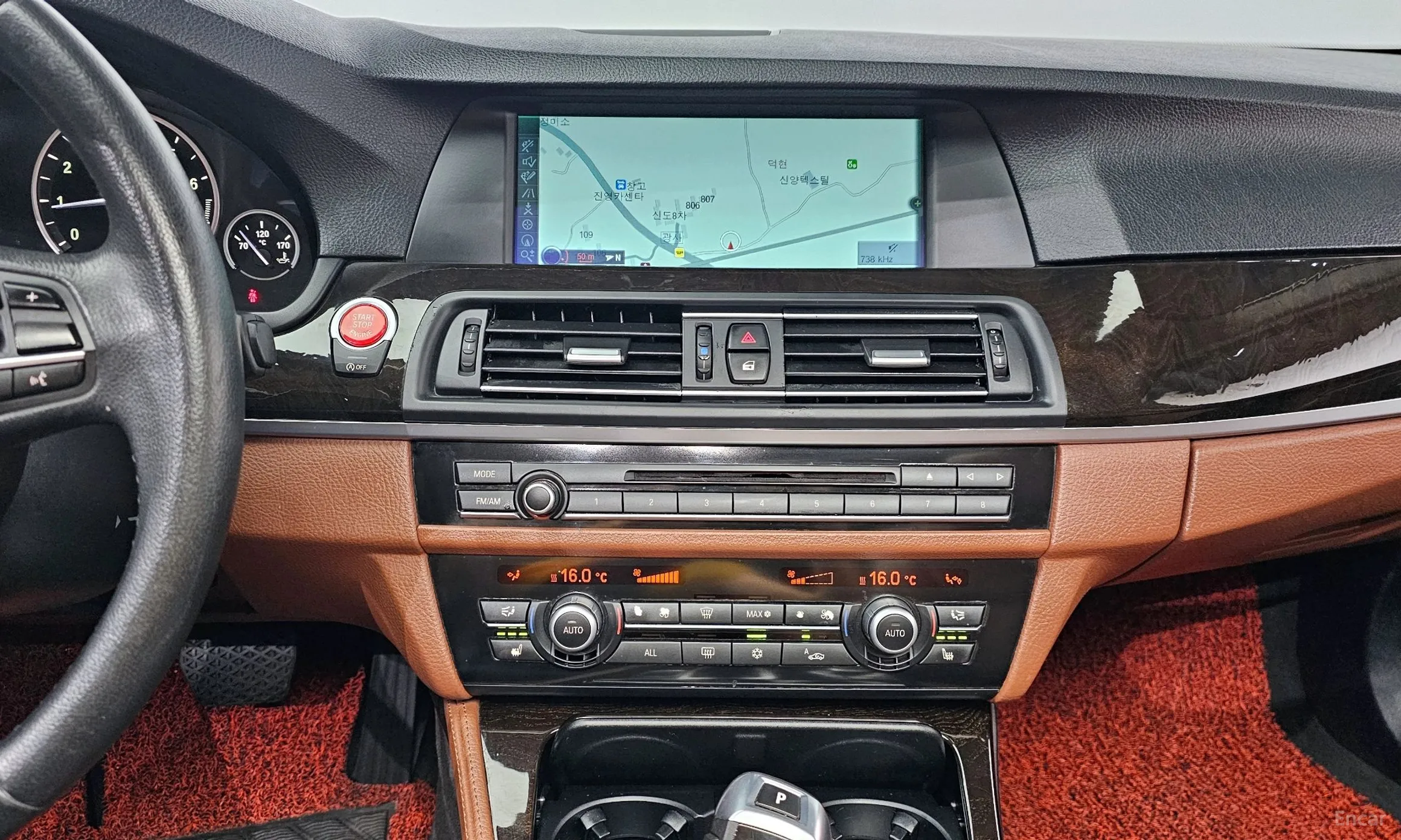 BMW 5 Series (F10) превью 15