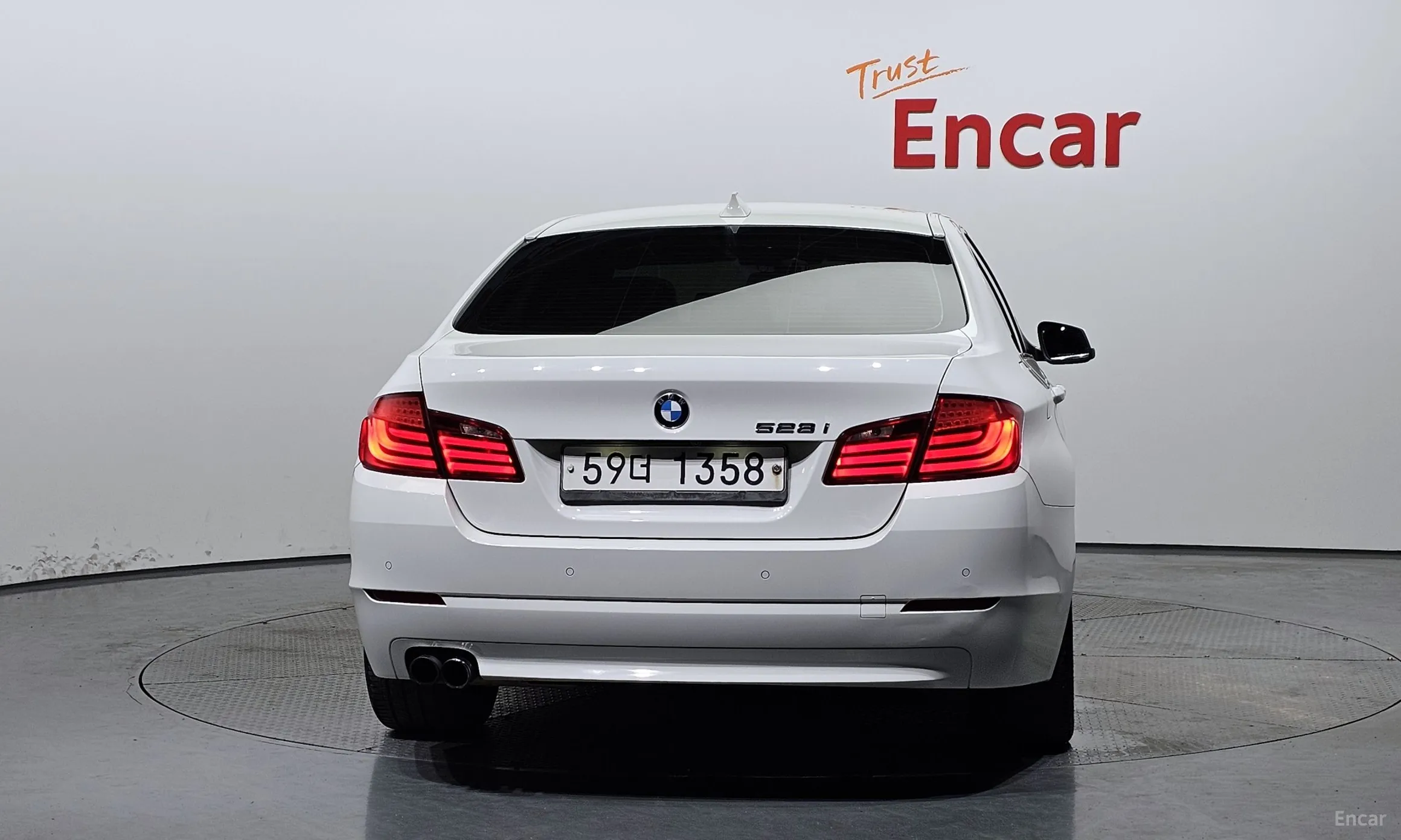 BMW 5 Series (F10) превью 4