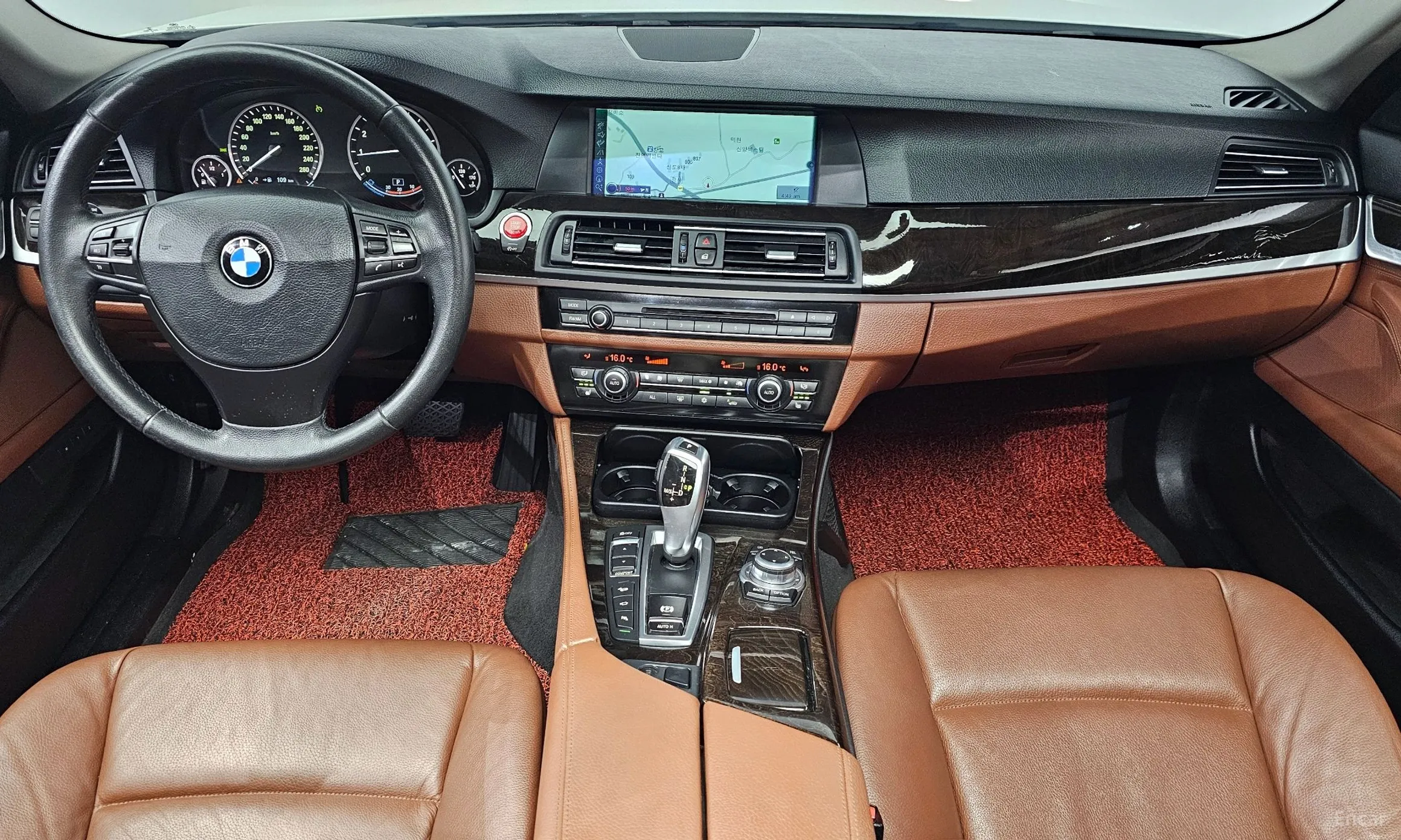 BMW 5 Series (F10) превью 7