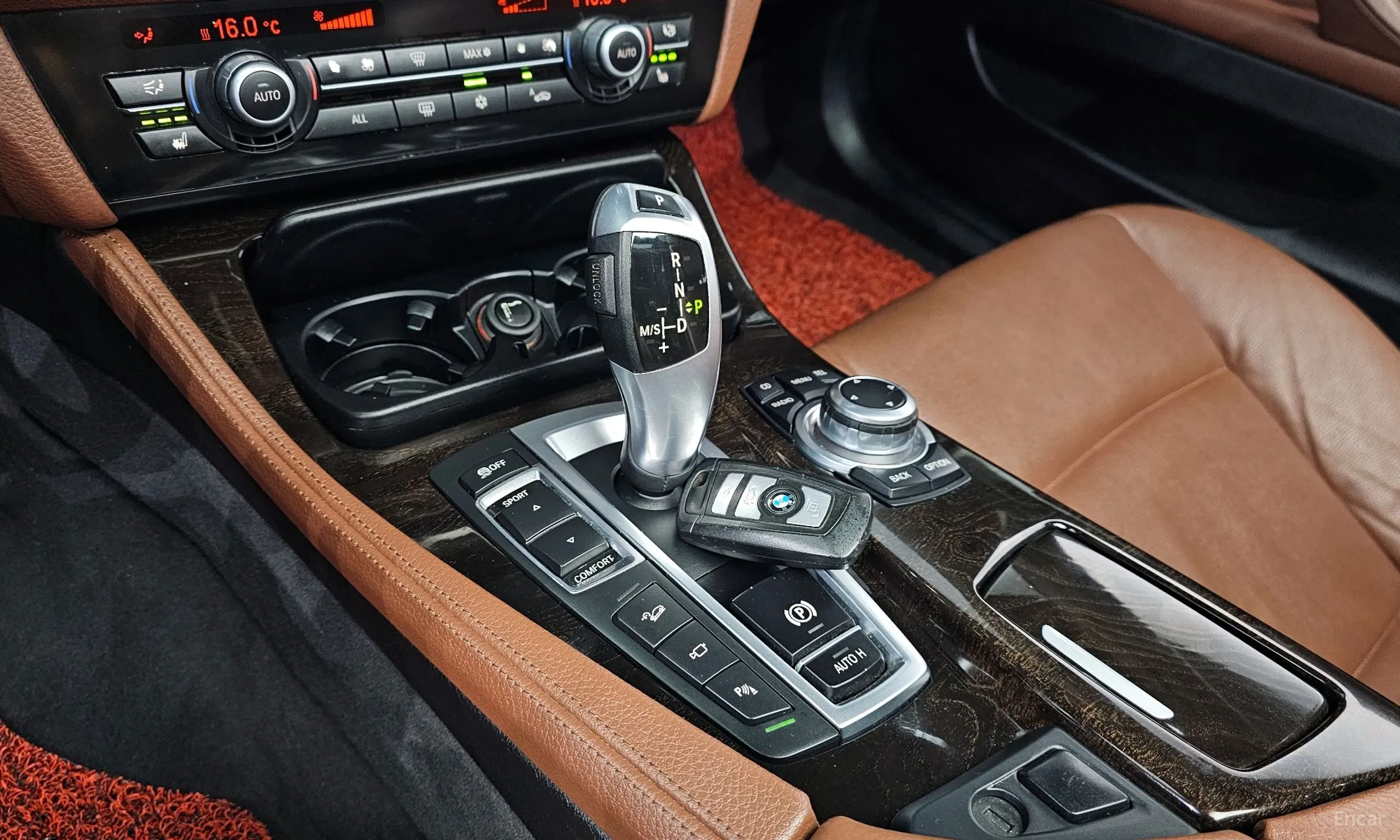 BMW 5 Series (F10) превью 9