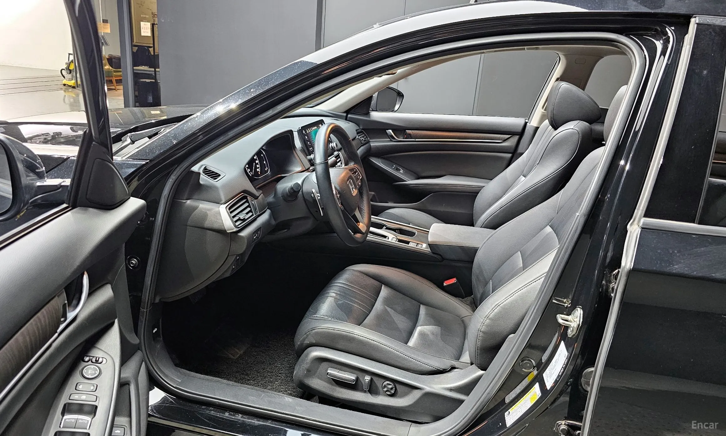 Honda Accord 10th Generation превью 10